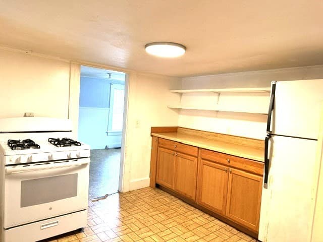 Single Family Residence at 170 Wareham Rd, Marion MA 02738, photo 2 of 9