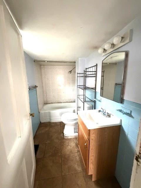 Single Family Residence at 170 Wareham Rd, Marion MA 02738, photo 8 of 9