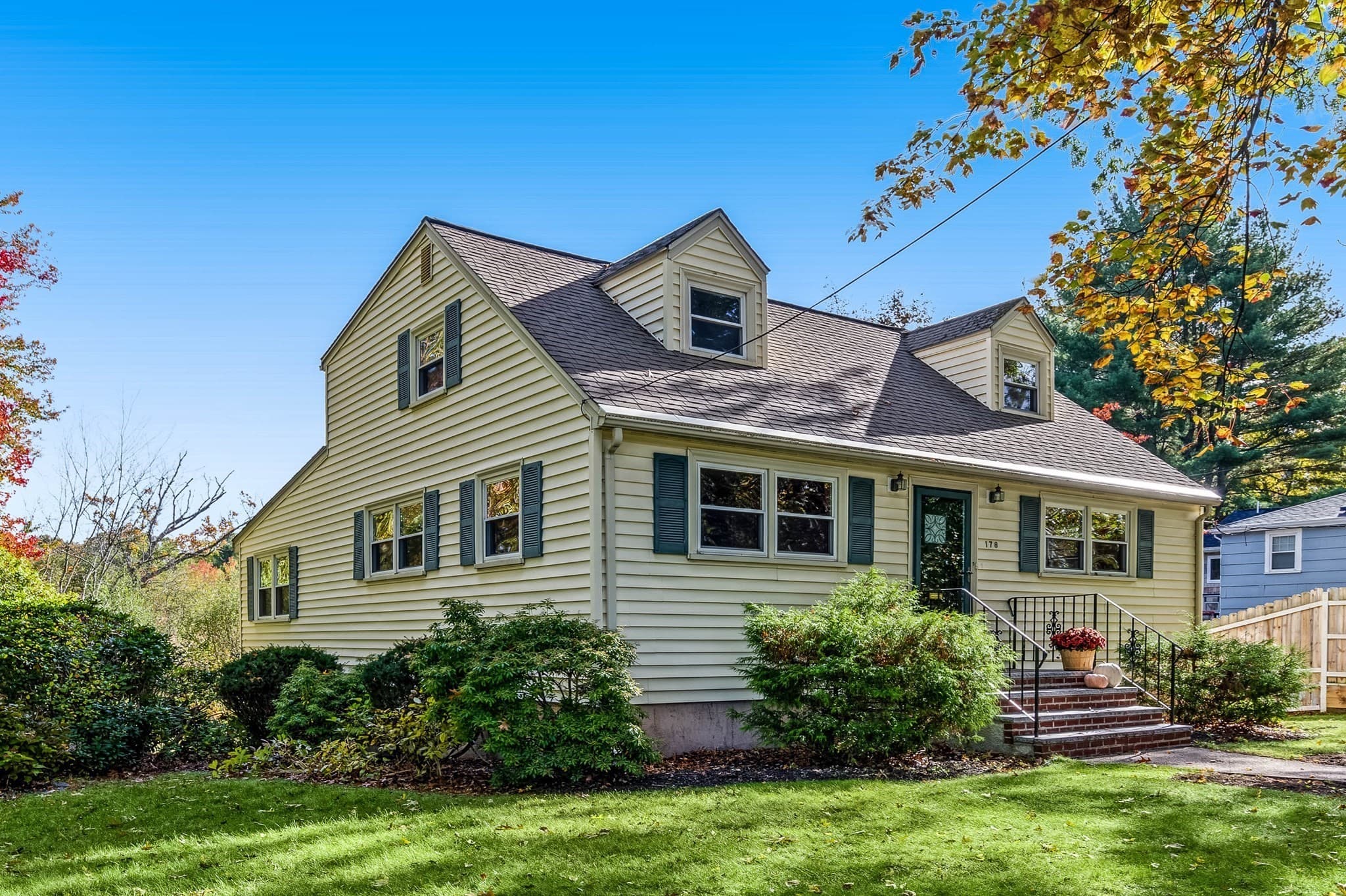 Single Family Residence at 178 Central Ave, Dedham MA 02026, photo 2 of 42
