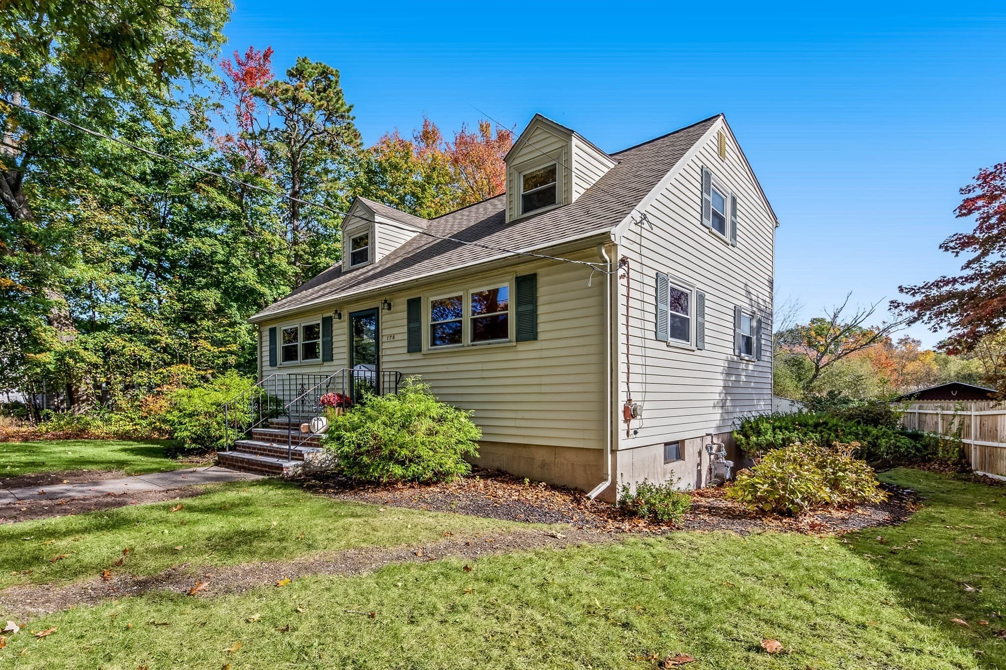 Single Family Residence at 178 Central Ave, Dedham MA 02026, photo 4 of 42