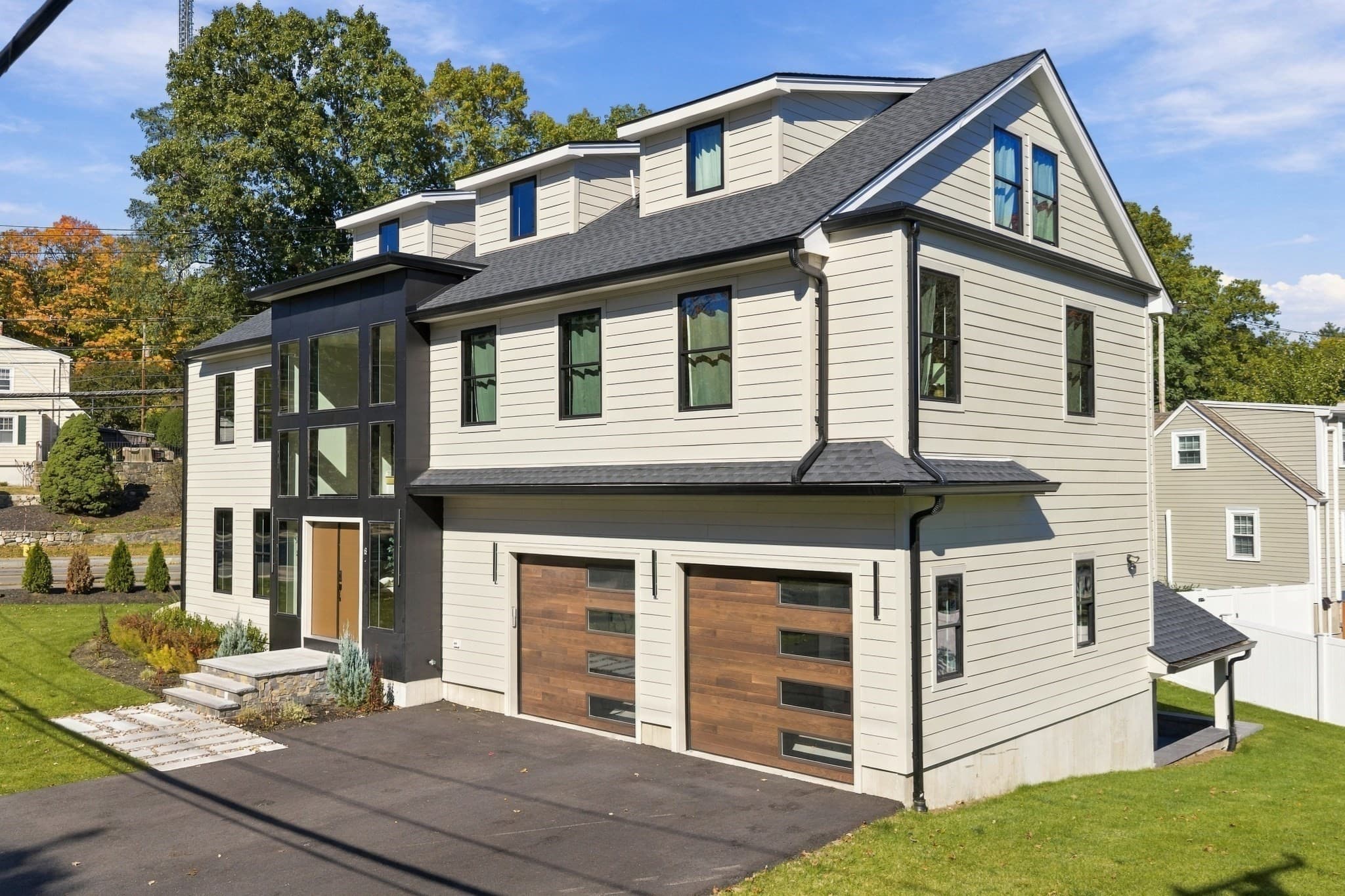 Single Family Residence at 8 Noanett Rd, Needham MA 02494, photo 2 of 31