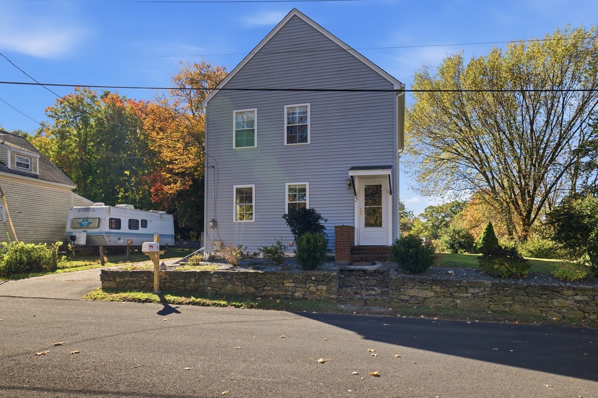 Single Family Residence at 5 Red Ln, Taunton MA 02718, photo 2 of 37