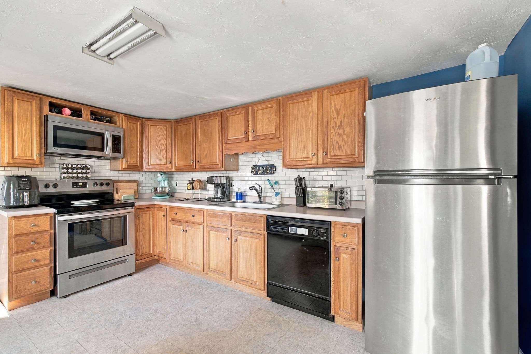 Single Family Residence at 5 Red Ln, Taunton MA 02718, photo 17 of 37