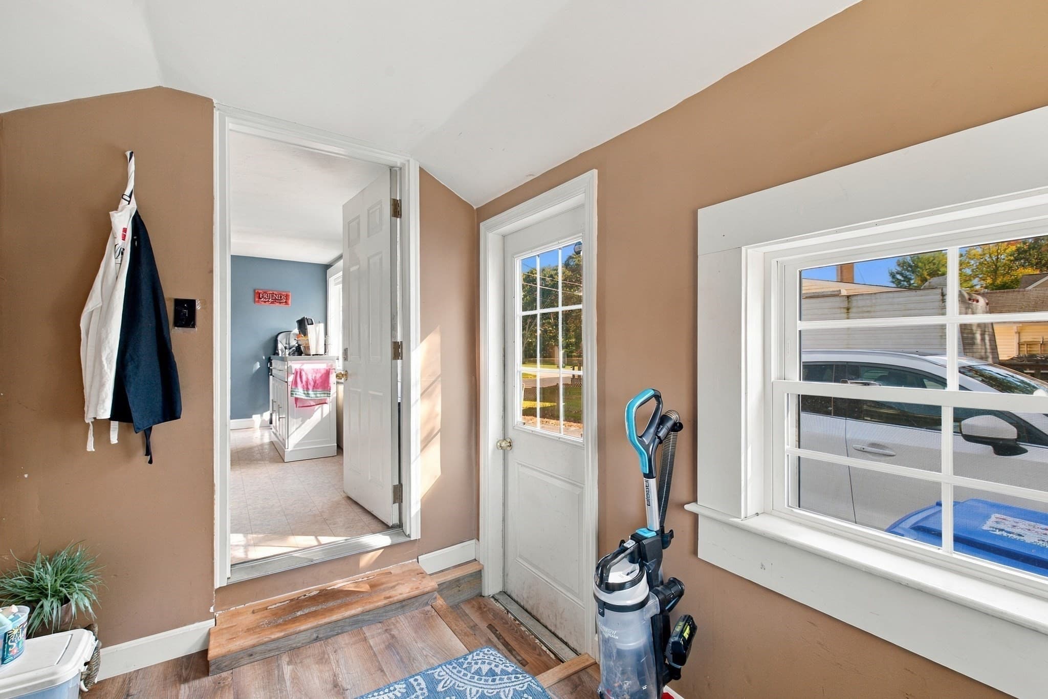 Single Family Residence at 5 Red Ln, Taunton MA 02718, photo 12 of 37