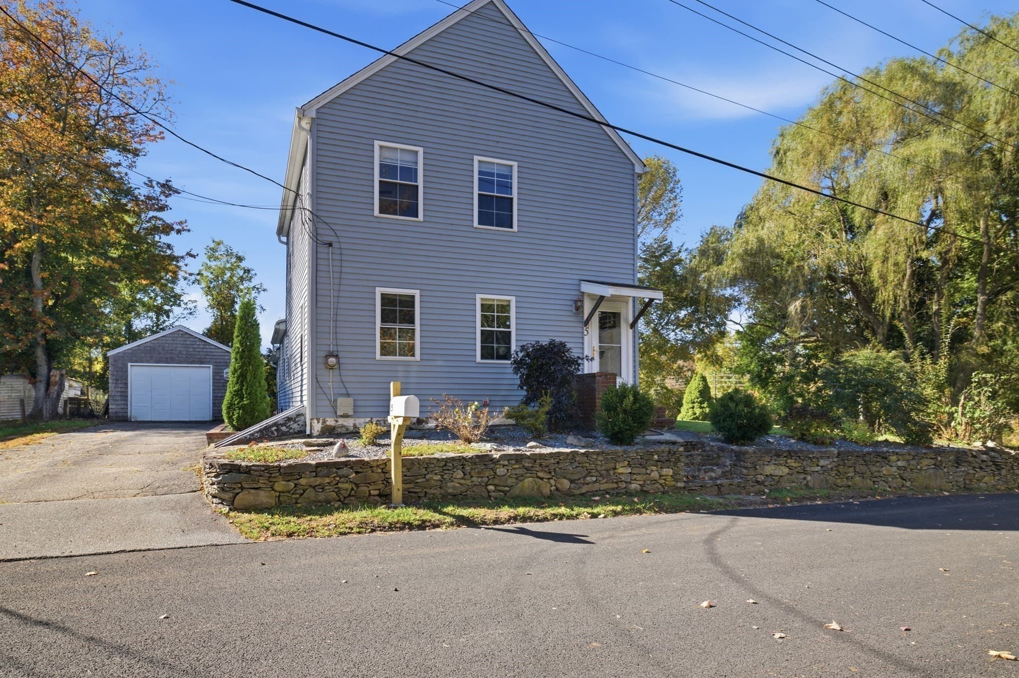 Single Family Residence at 5 Red Ln, Taunton MA 02718, photo 3 of 37