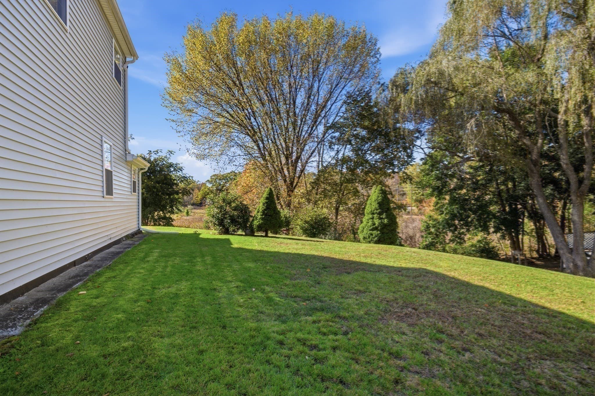 Single Family Residence at 5 Red Ln, Taunton MA 02718, photo 33 of 37