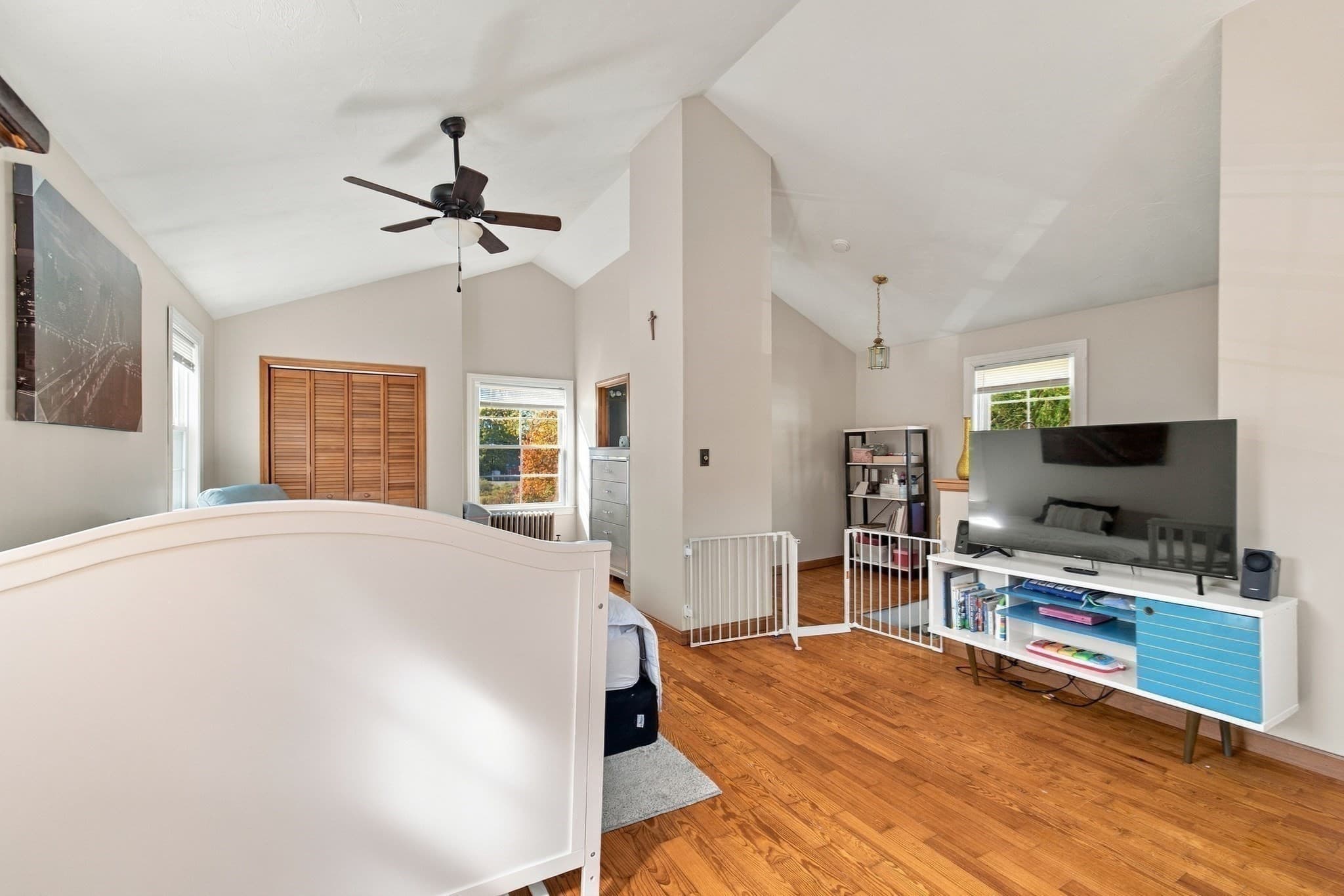 Single Family Residence at 5 Red Ln, Taunton MA 02718, photo 8 of 37