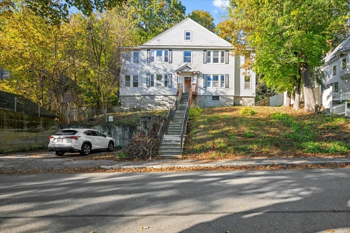 15 Circuit Ave E # 2R, Worcester MA 01603