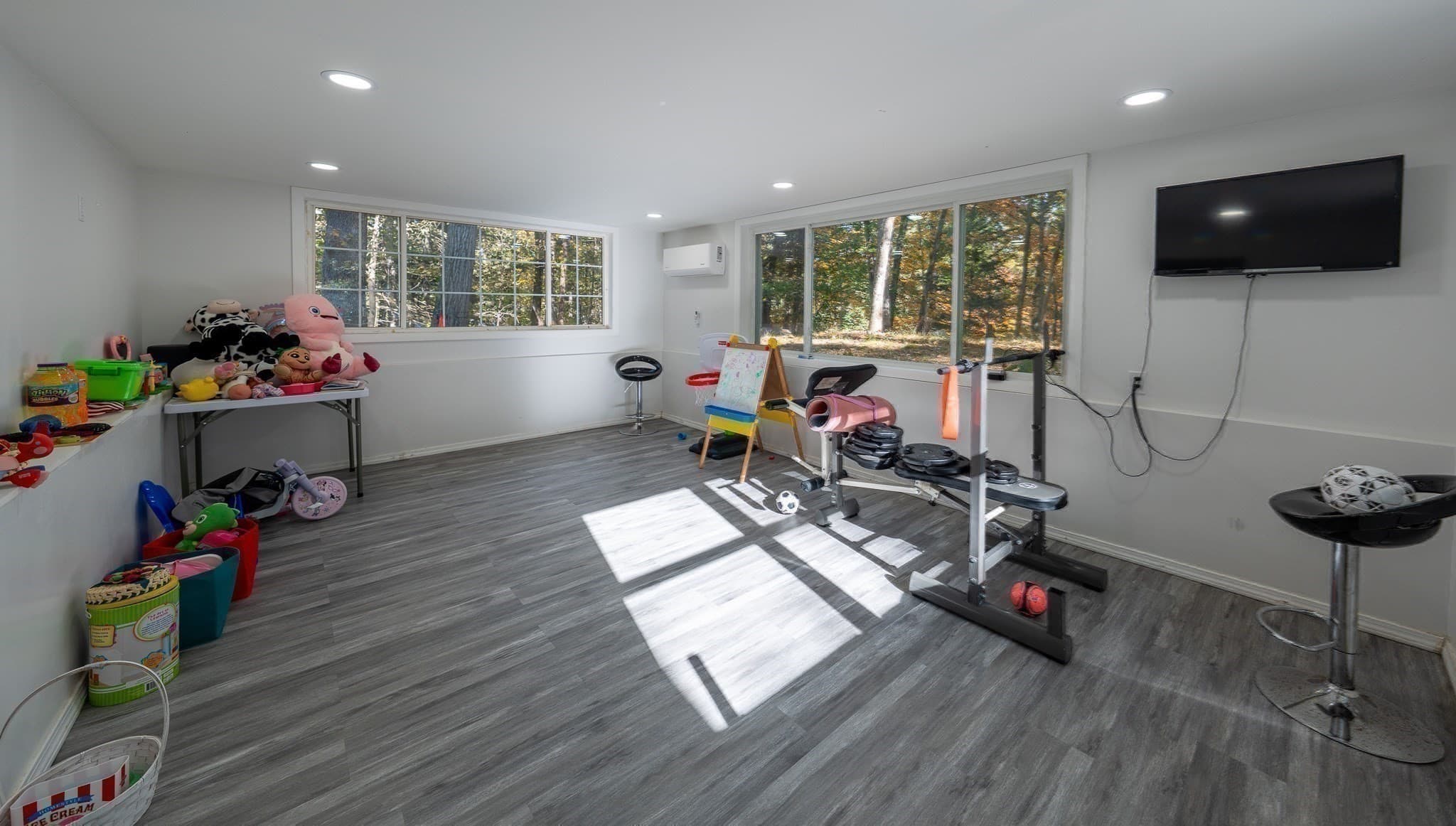 Single Family Residence at 6 Aqueduct Rd, Wayland MA 01778, photo 16 of 39