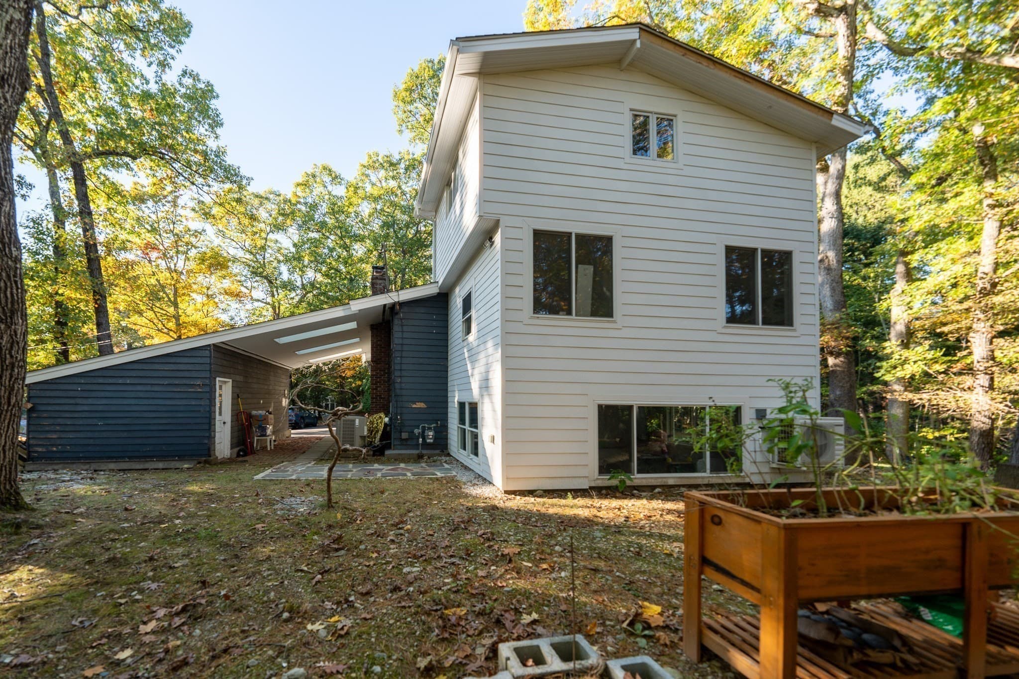 Single Family Residence at 6 Aqueduct Rd, Wayland MA 01778, photo 5 of 39