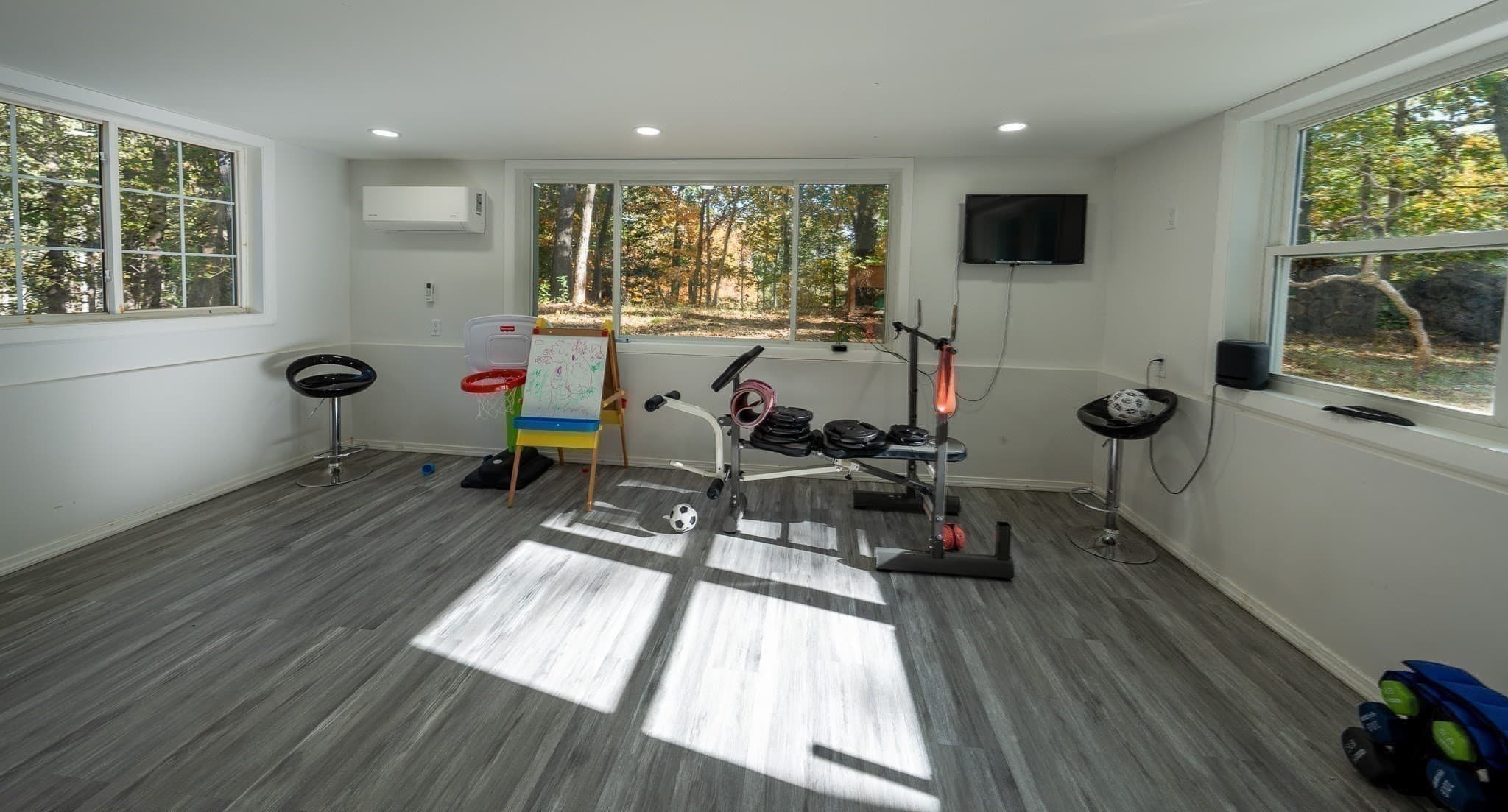 Single Family Residence at 6 Aqueduct Rd, Wayland MA 01778, photo 15 of 39