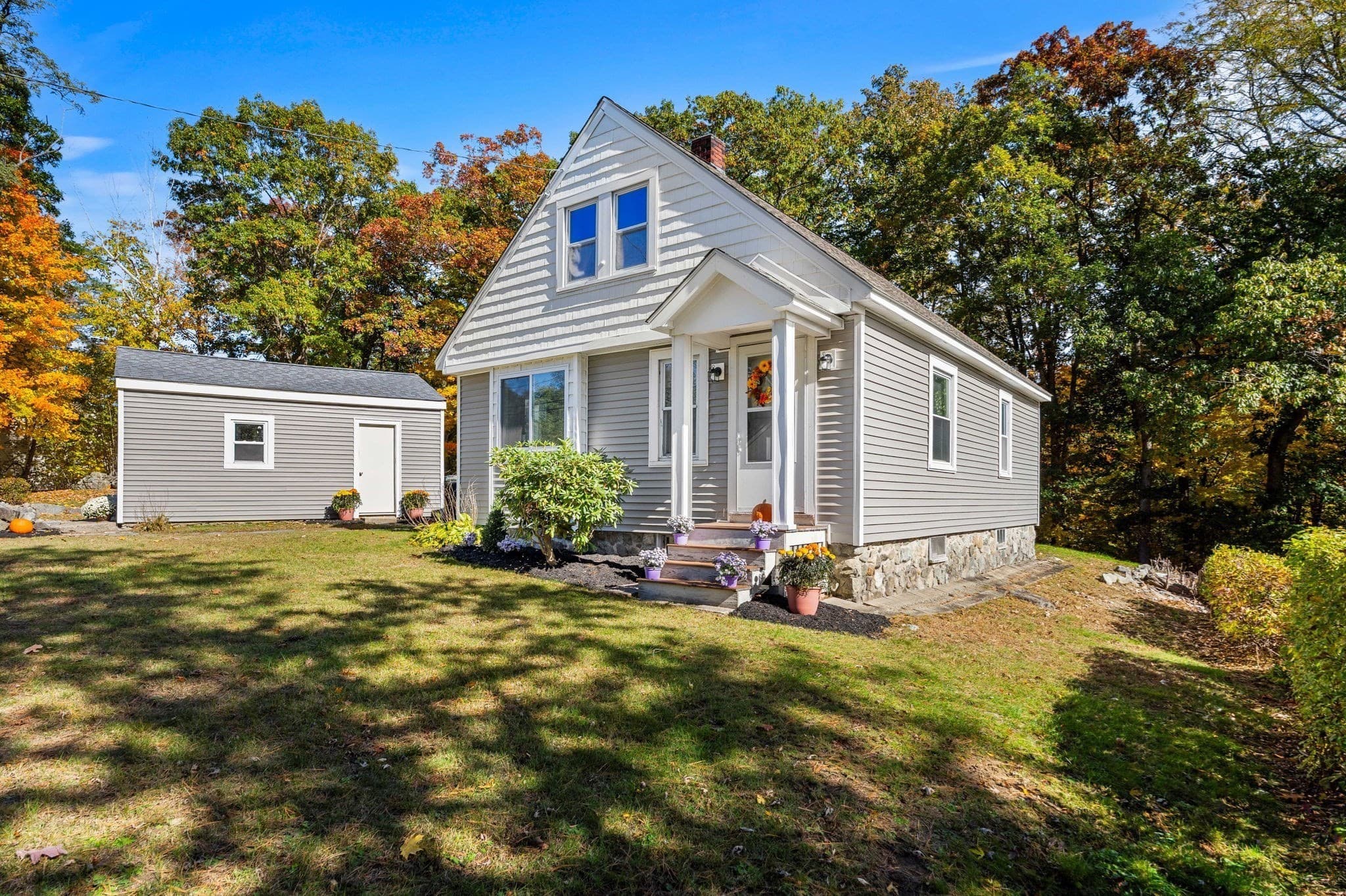 Single Family Residence at 97 Pinckney St, Dracut MA 01826, photo 2 of 39