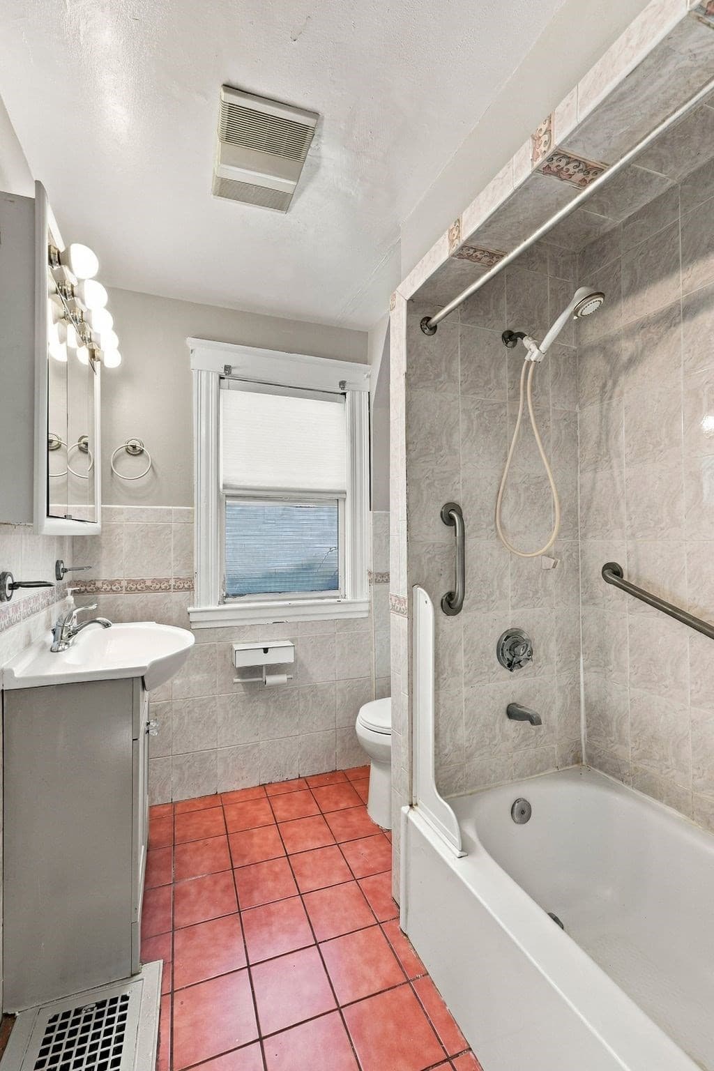 Single Family Residence at 40 Beaver St, Framingham MA 01702, photo 31 of 42