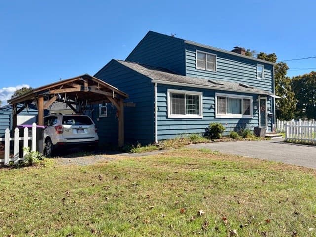 Single Family Residence at 374 Homestead Ave, Holyoke MA 01040, photo 3 of 36