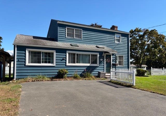 374 Homestead Ave, Holyoke MA 01040