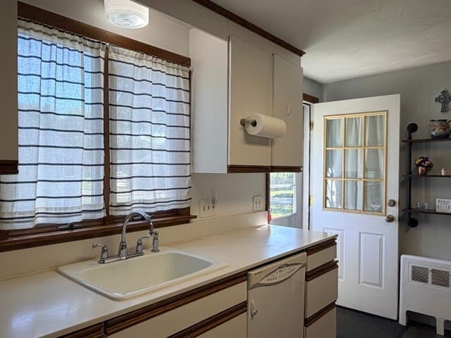 Single Family Residence at 374 Homestead Ave, Holyoke MA 01040, photo 15 of 36