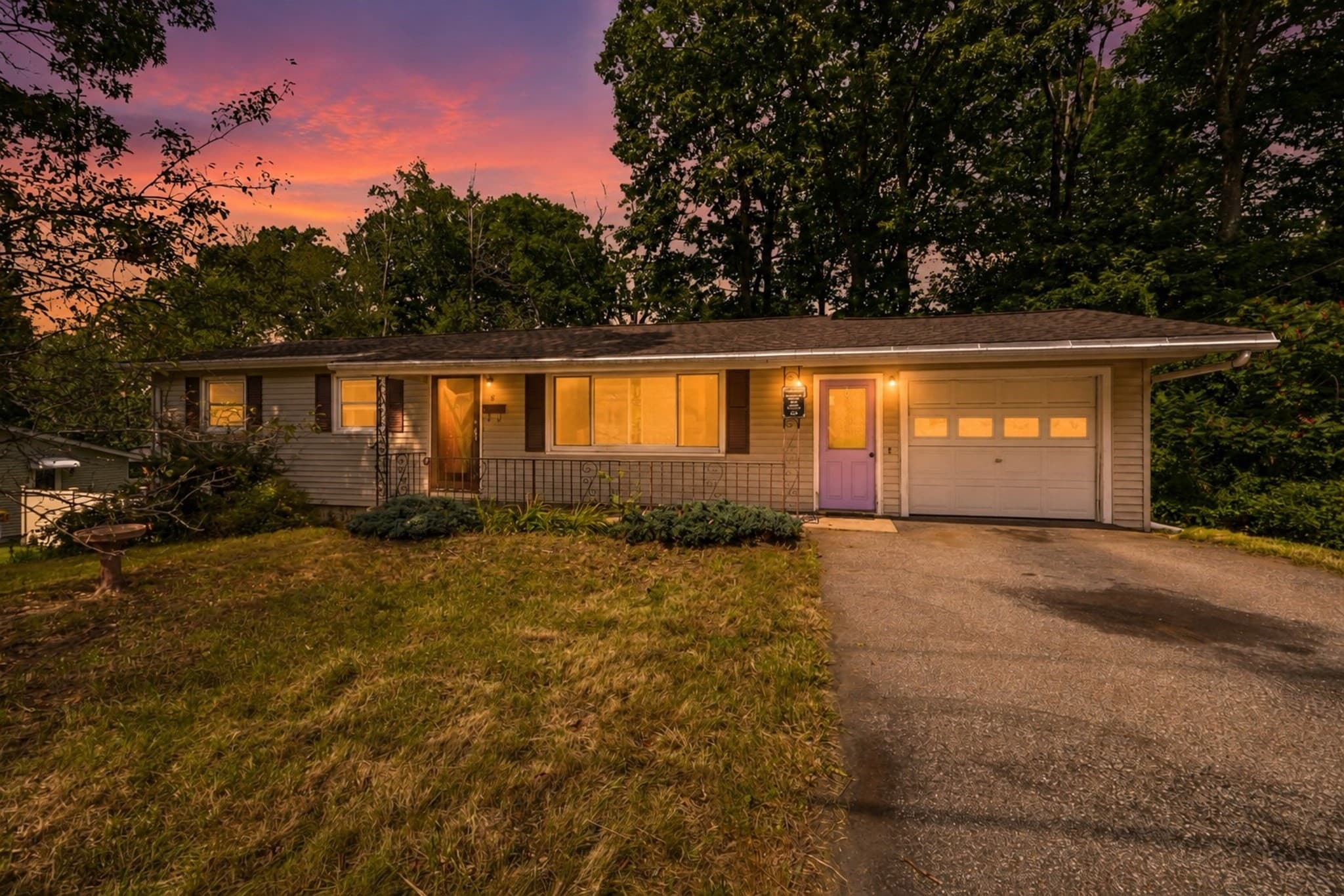Single Family Residence at 8 Tanglewood Road, Leicester MA 01524, photo 2 of 34
