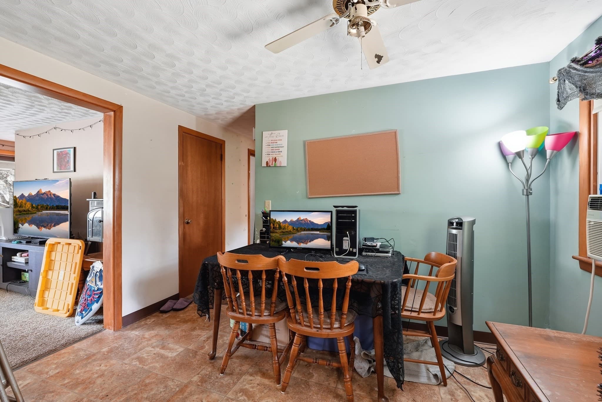 Single Family Residence at 8 Tanglewood Road, Leicester MA 01524, photo 12 of 34