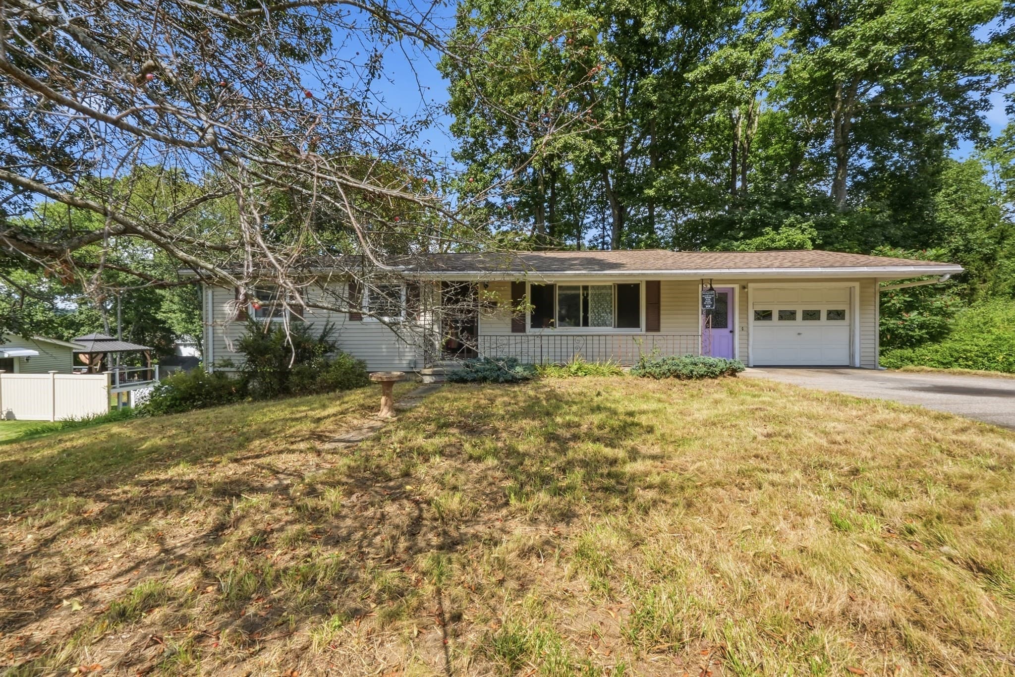 Single Family Residence at 8 Tanglewood Road, Leicester MA 01524, photo 3 of 34