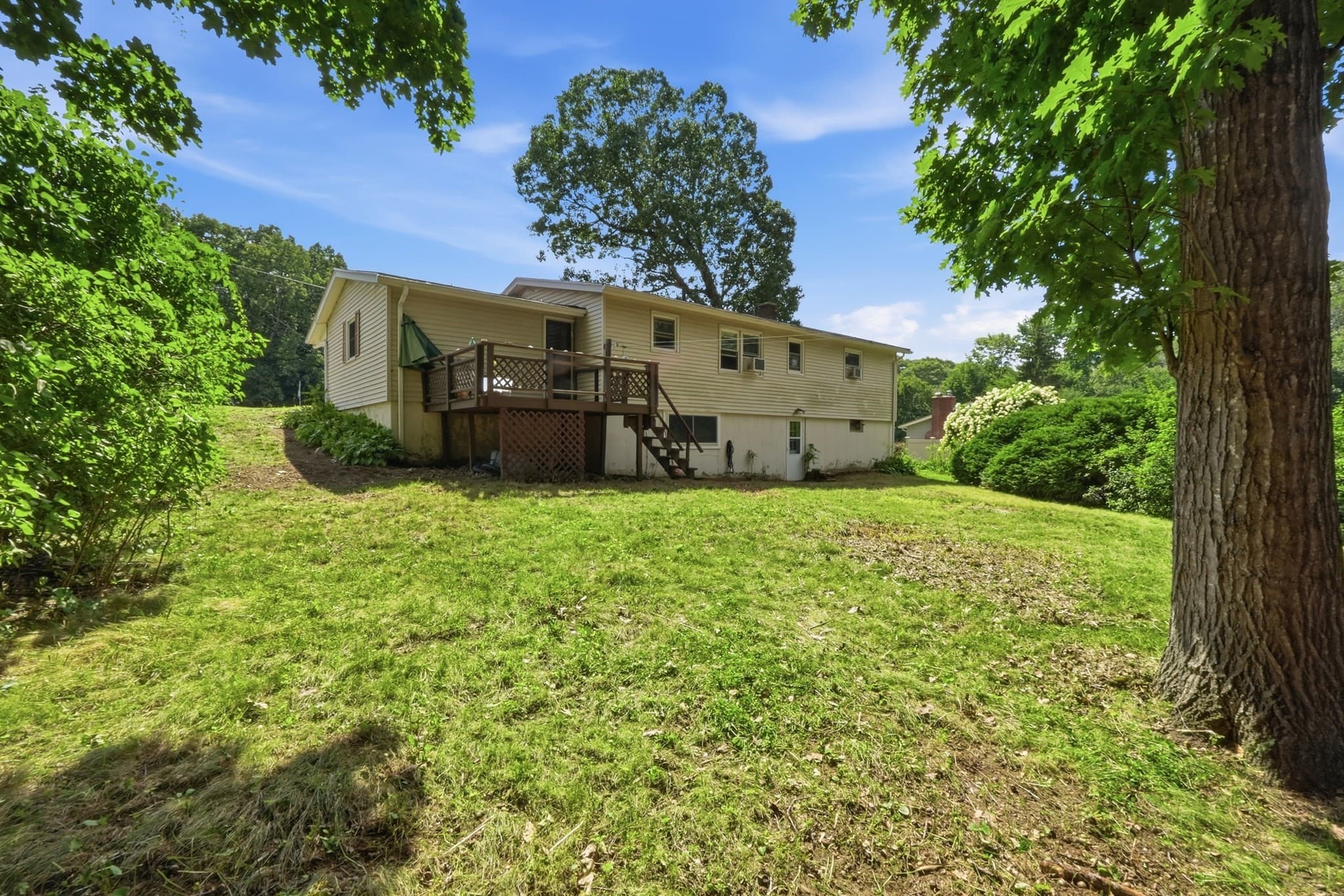 Single Family Residence at 8 Tanglewood Road, Leicester MA 01524, photo 32 of 34