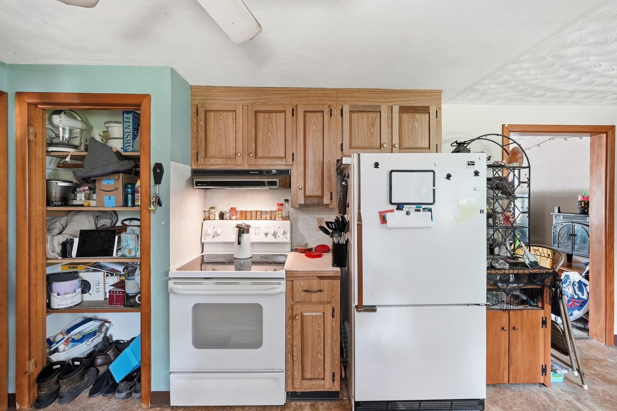 Single Family Residence at 8 Tanglewood Road, Leicester MA 01524, photo 10 of 34