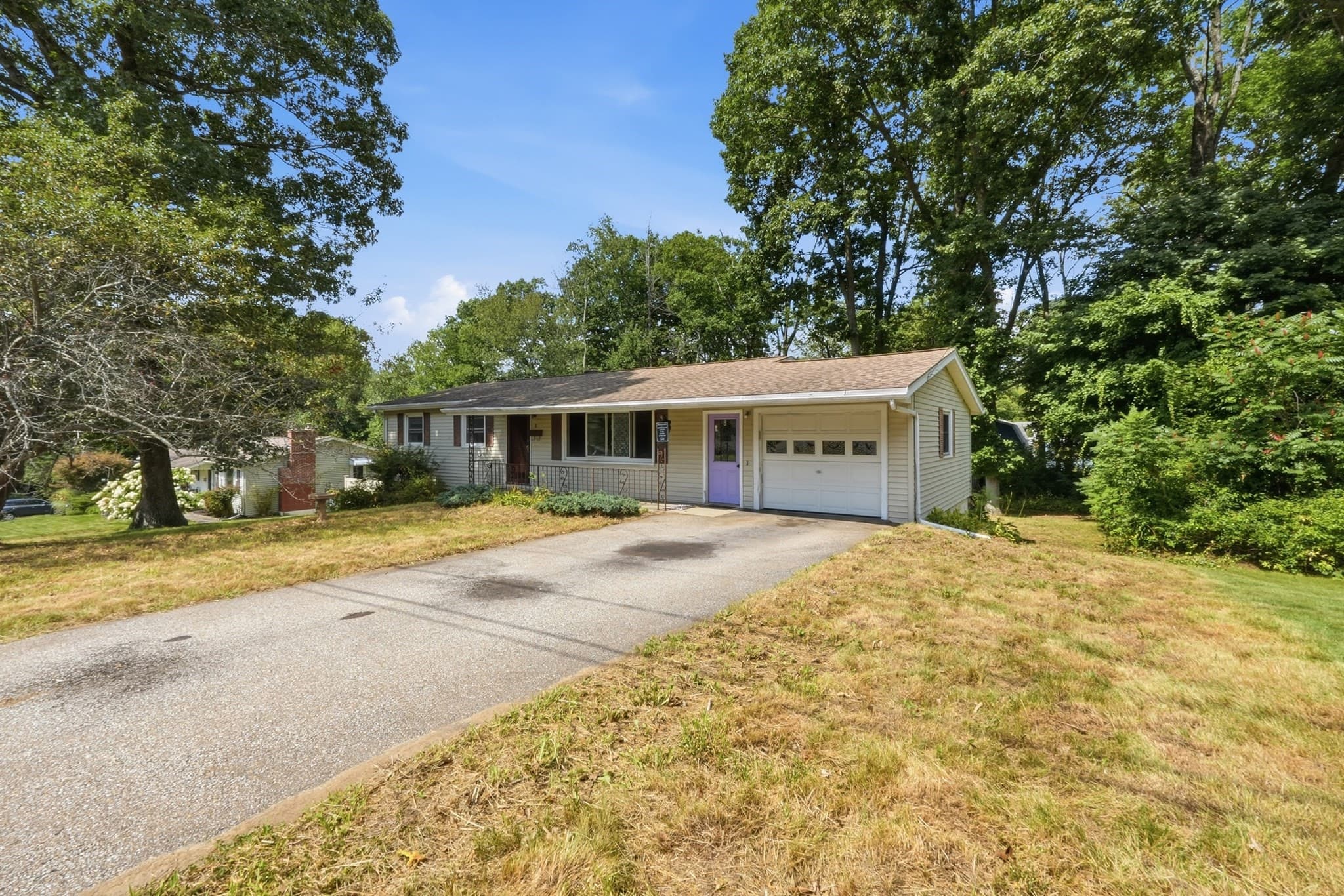 Single Family Residence at 8 Tanglewood Road, Leicester MA 01524, photo 4 of 34