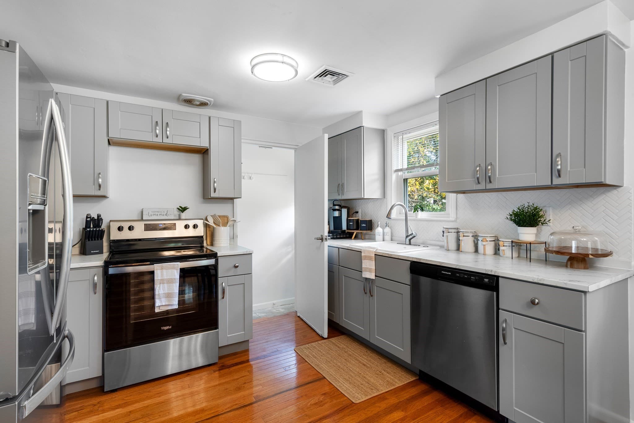 Single Family Residence at 15 Carson, Woburn MA 01801, photo 15 of 25