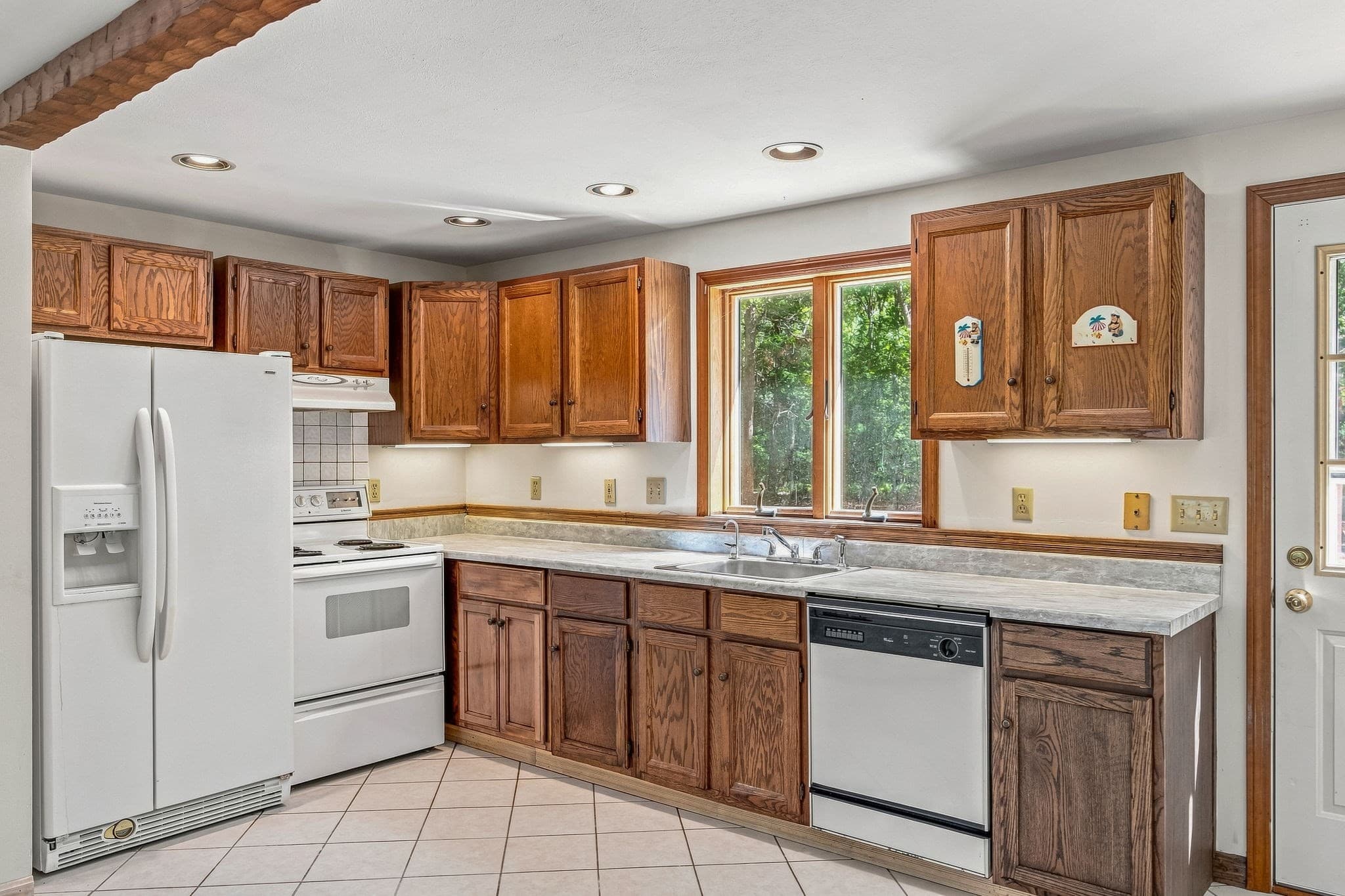 Single Family Residence at 123 Elain Ave, Falmouth MA 02536, photo 10 of 23