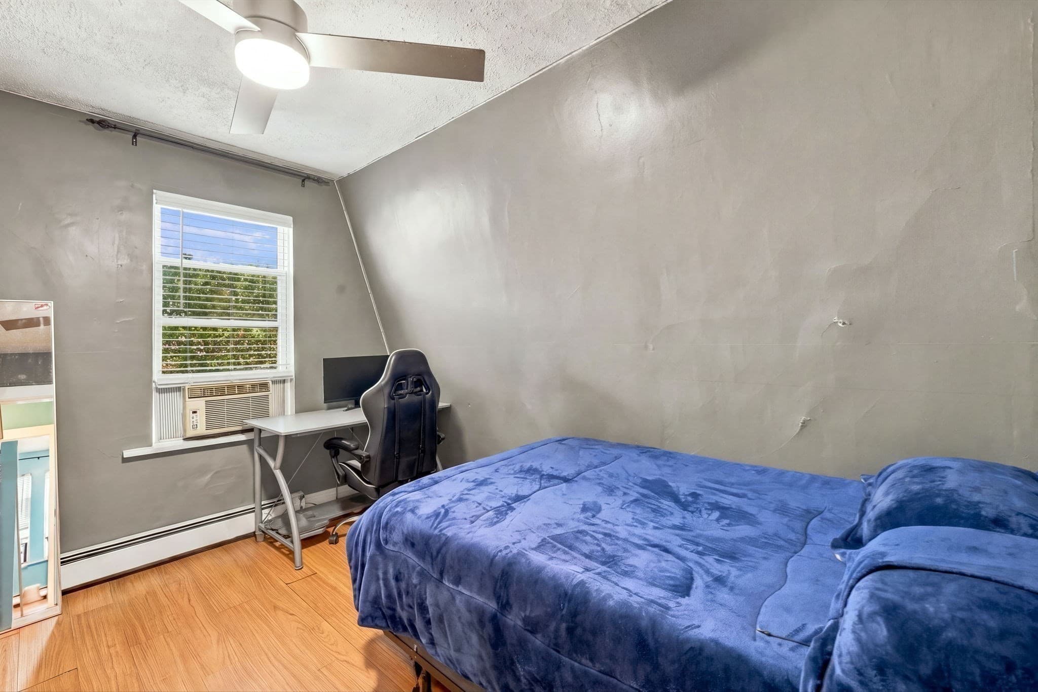 Single Family Residence at 39 Boisvert St, Lowell MA 01850, photo 7 of 29