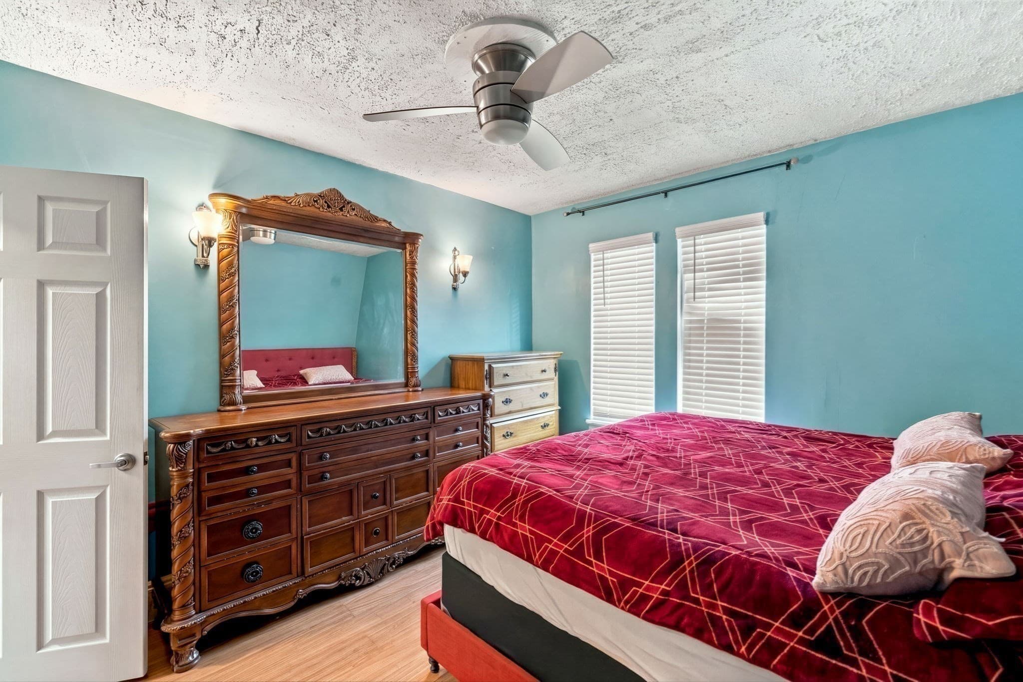 Single Family Residence at 39 Boisvert St, Lowell MA 01850, photo 5 of 29