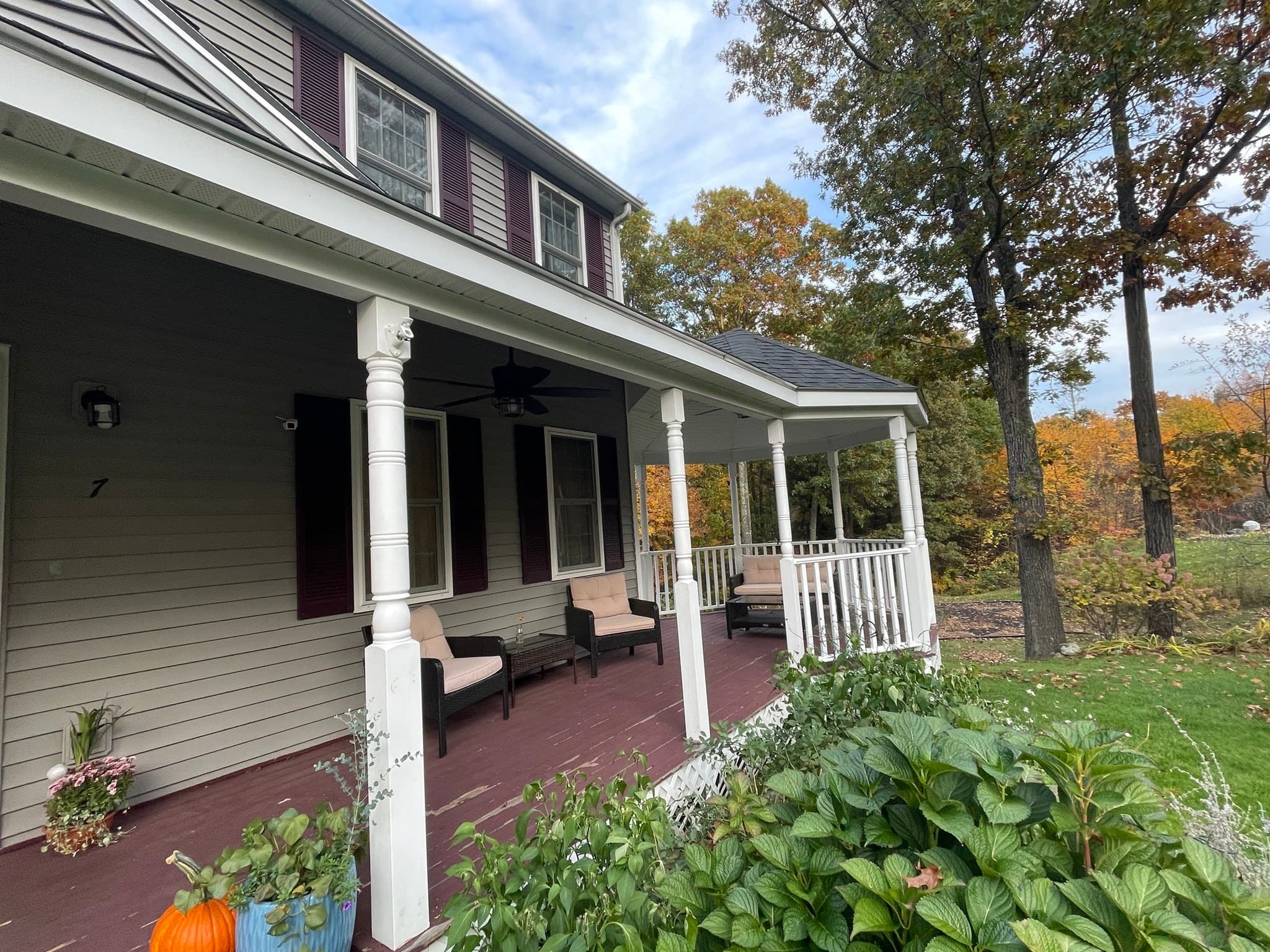 Single Family Residence at 7 Lauren Ln, Sturbridge MA 01518, photo 3 of 42
