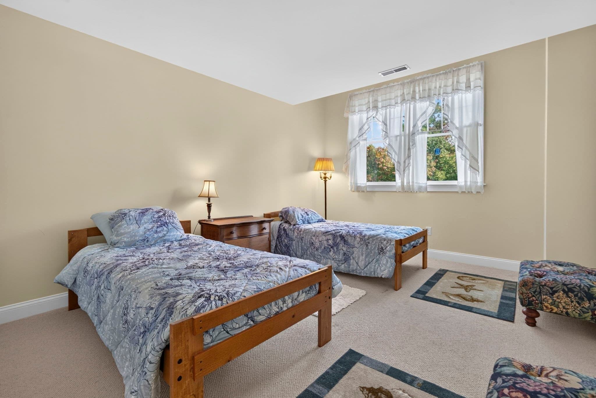 Condominium at 6 Heron Cir # A, Gloucester MA 01930, photo 17 of 38