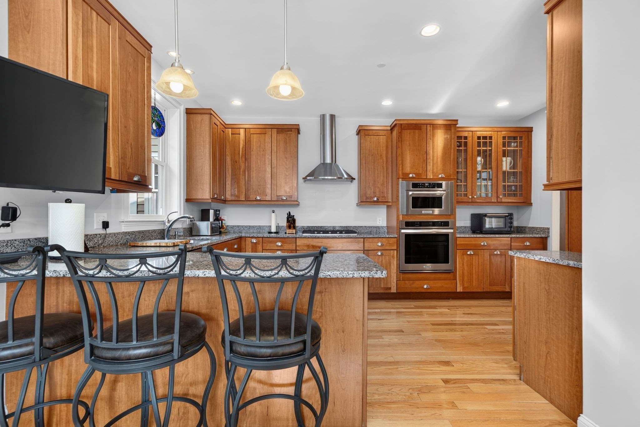 Condominium at 6 Heron Cir # A, Gloucester MA 01930, photo 3 of 38