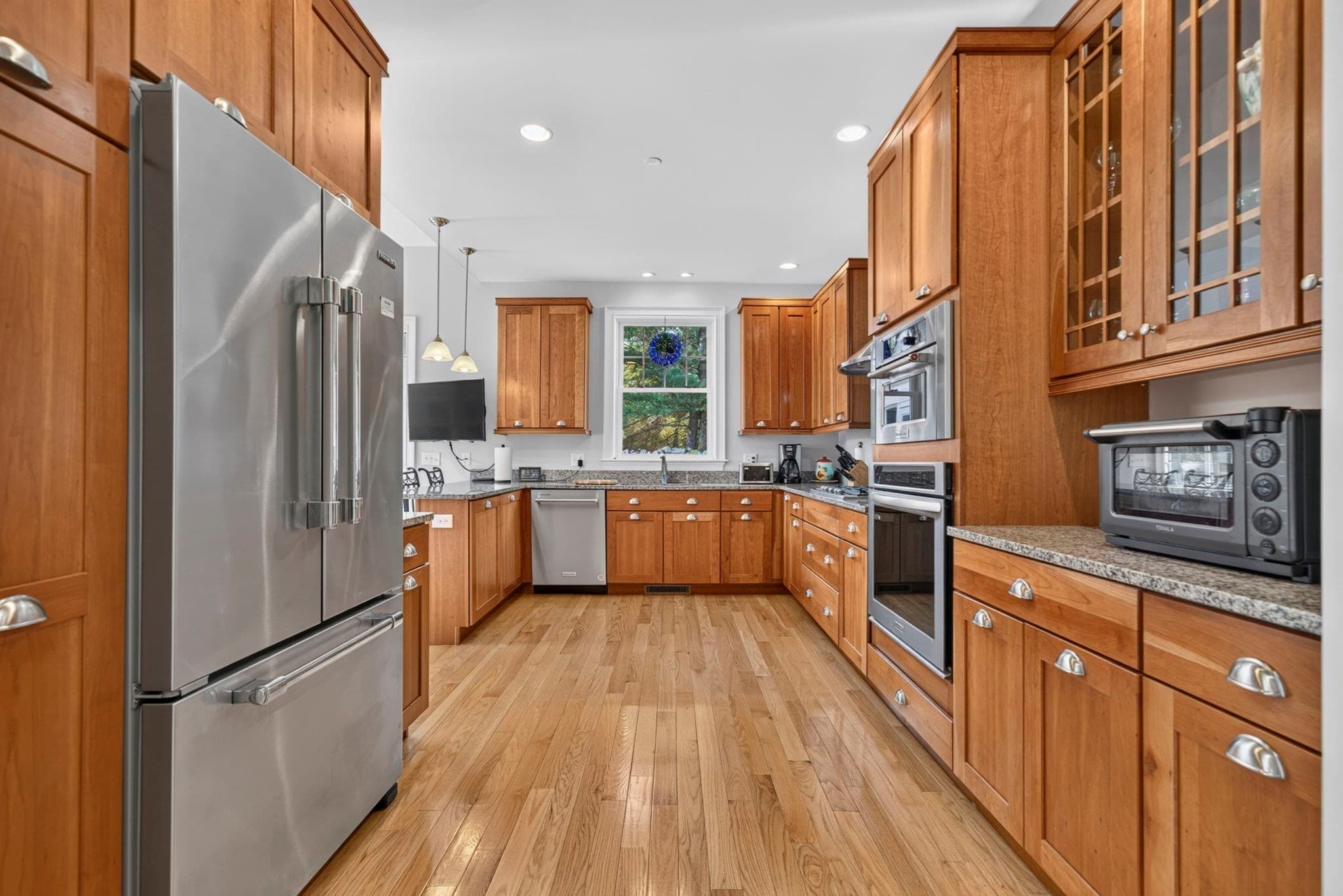 Condominium at 6 Heron Cir # A, Gloucester MA 01930, photo 5 of 38