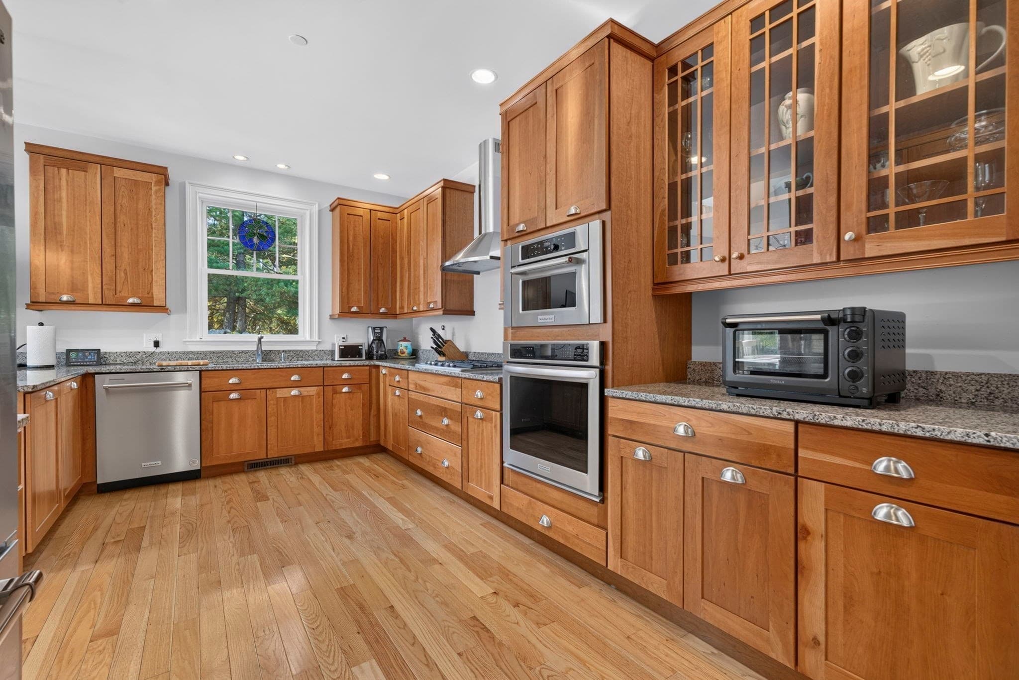 Condominium at 6 Heron Cir # A, Gloucester MA 01930, photo 4 of 38