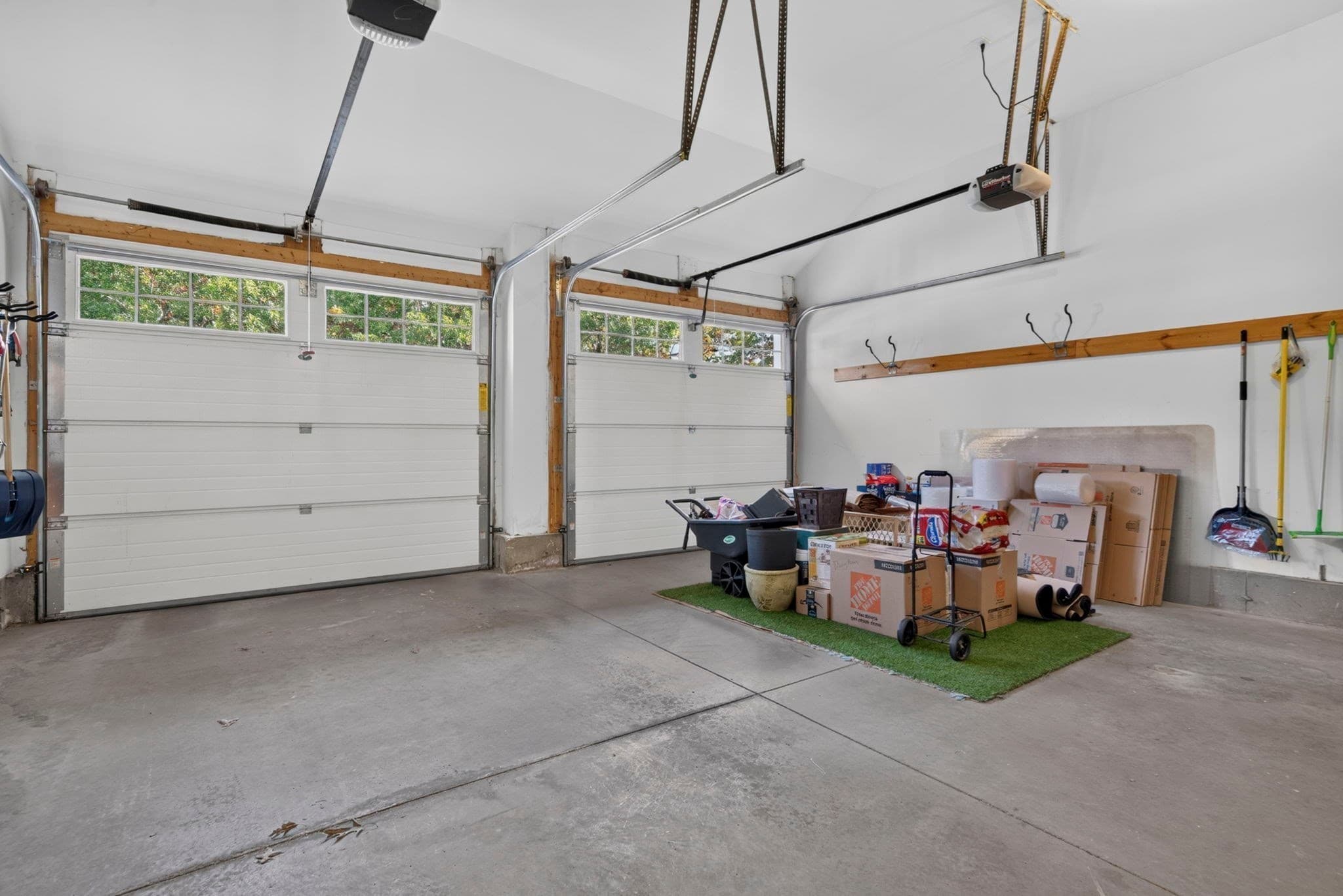 Condominium at 6 Heron Cir # A, Gloucester MA 01930, photo 25 of 38