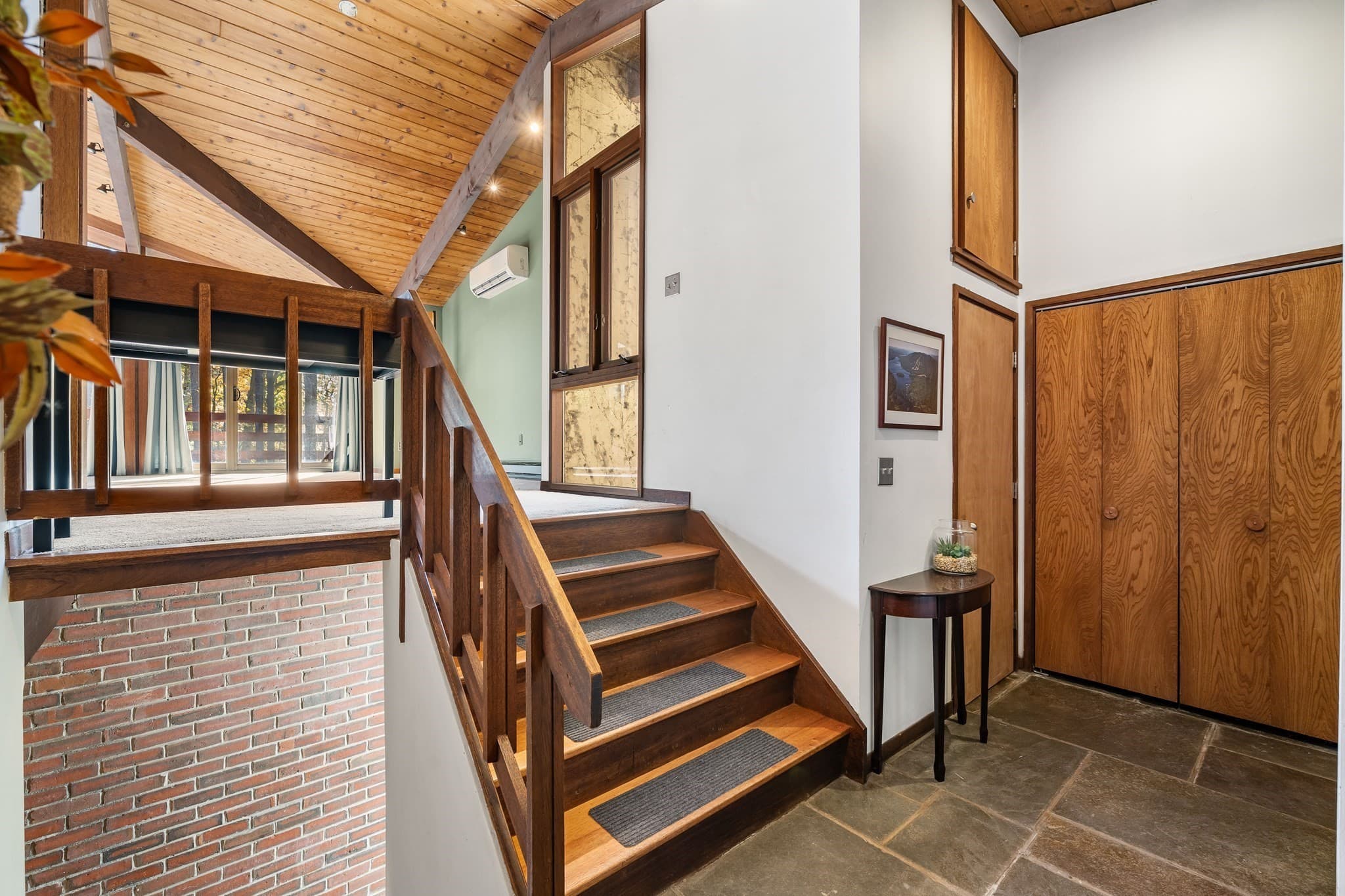 Single Family Residence at 10 Don Byrne Way, Hamilton MA 01982, photo 7 of 40