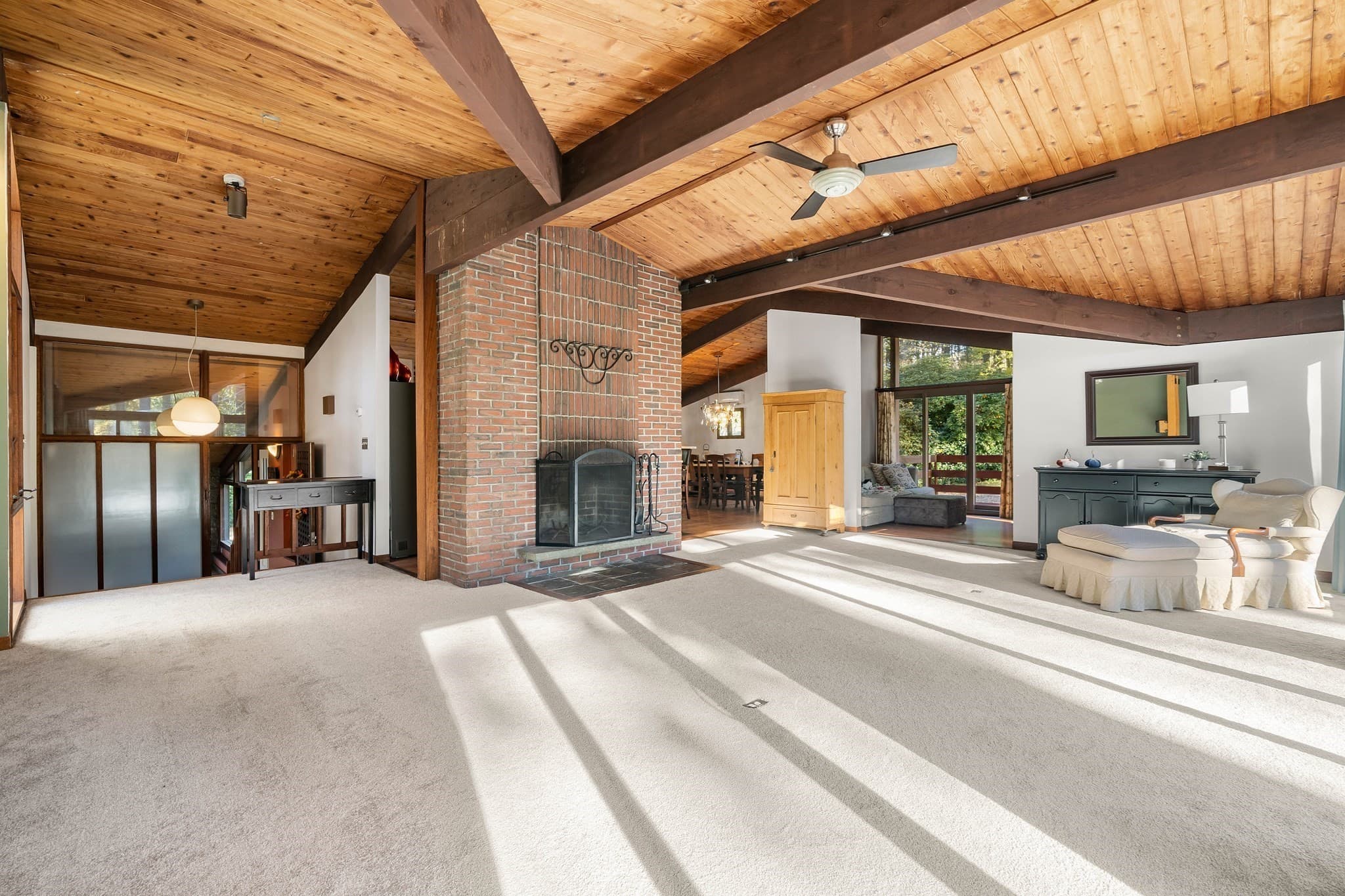 Single Family Residence at 10 Don Byrne Way, Hamilton MA 01982, photo 18 of 40