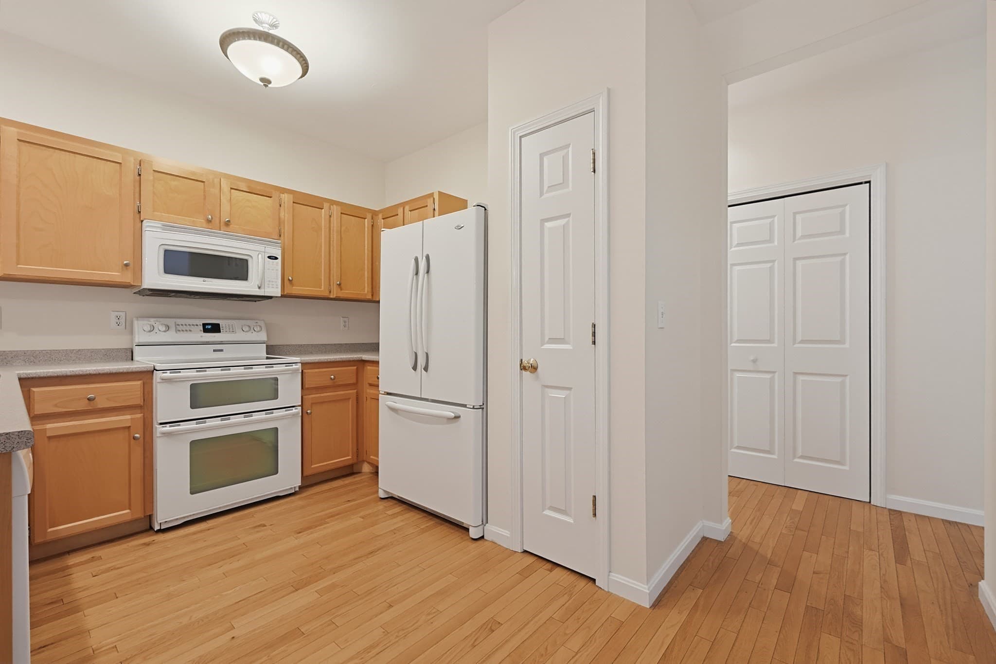 Condominium at 24 Ari's Way # 24, Milford MA 01757, photo 6 of 29