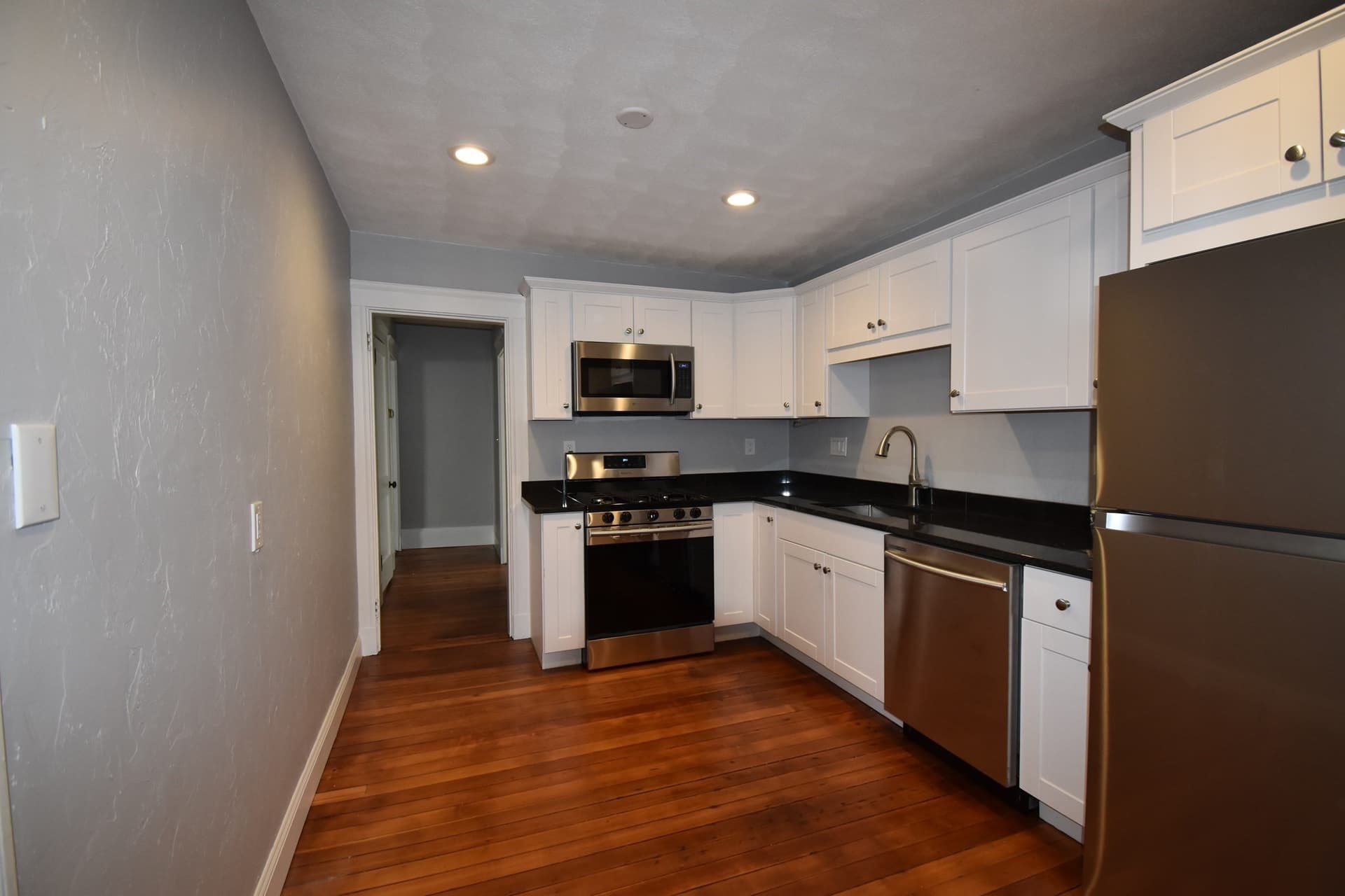 Apartment at 29 Mount Pleasant # 29, Waltham MA 02453, photo 3 of 9