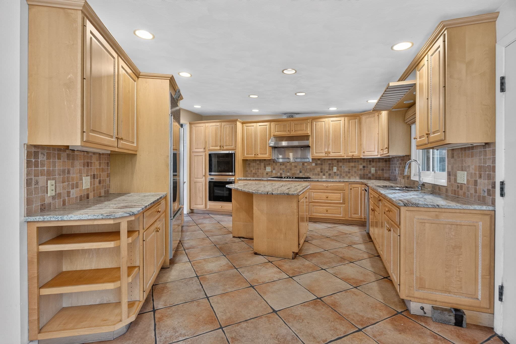 Multi Family at 120 Lynnway, Revere MA 02151, photo 6 of 27