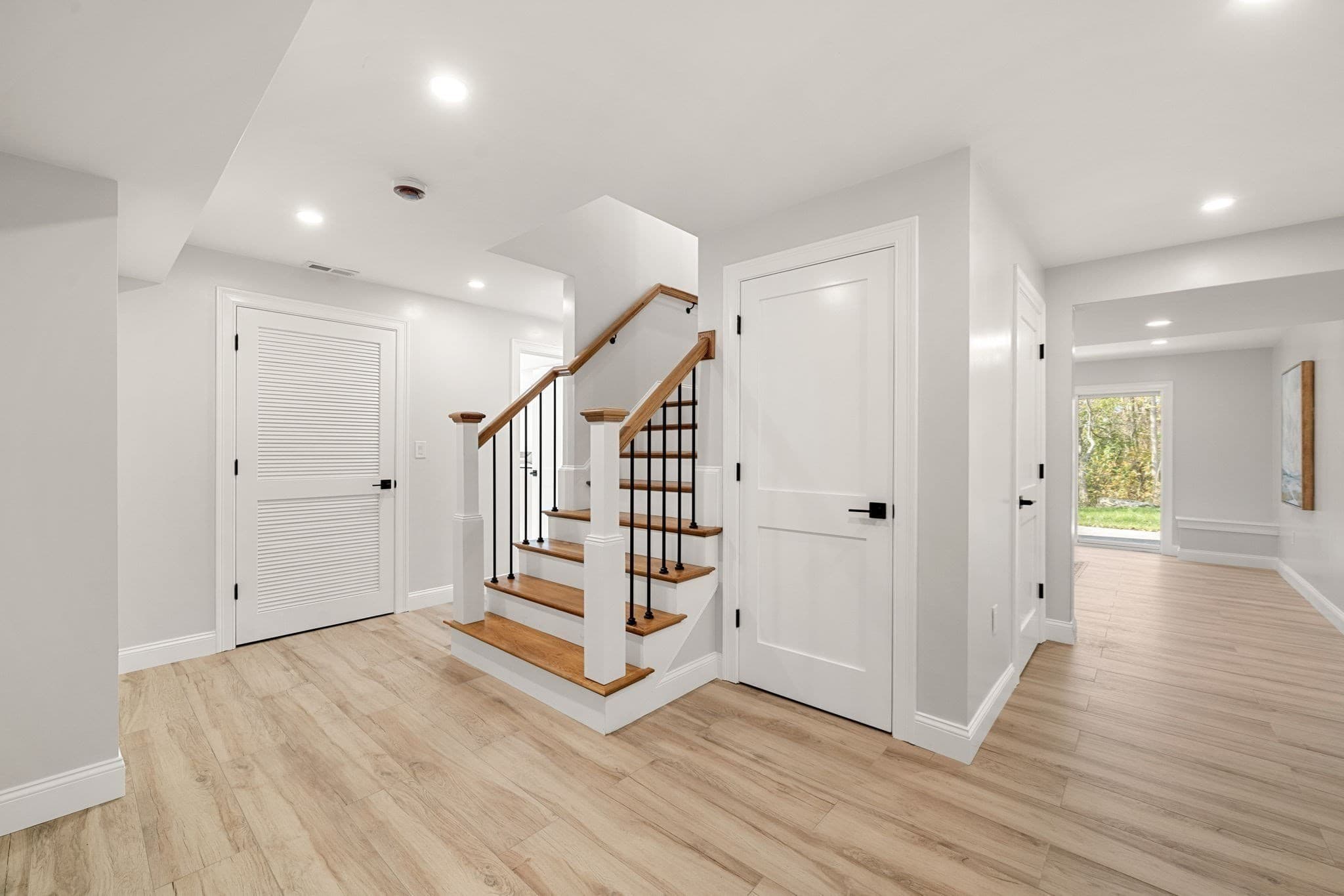 Single Family Residence at 5 Lee Avenue, Wilmington MA 01887, photo 28 of 41
