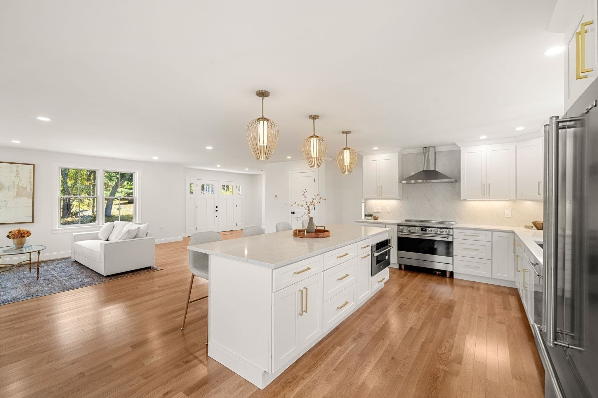 Single Family Residence at 5 Lee Avenue, Wilmington MA 01887, photo 8 of 41
