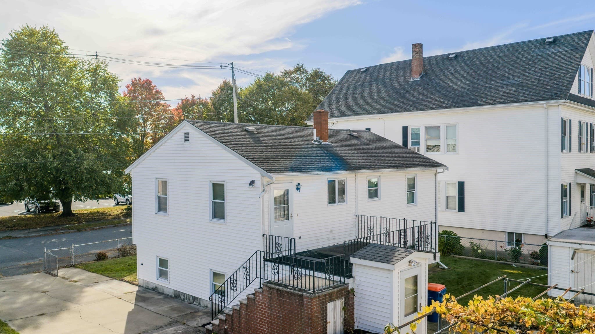 Single Family Residence at 91 Jenkins St, New Bedford MA 02740, photo 3 of 30