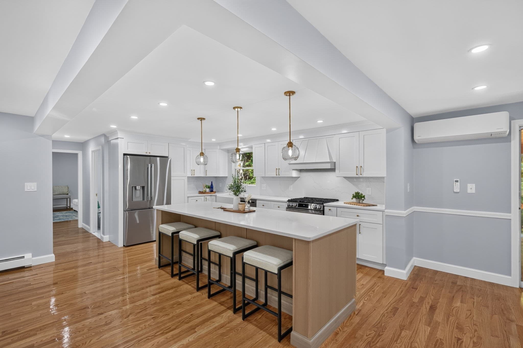 Single Family Residence at 7 Hillcrest Dr, Chelmsford MA 01824, photo 6 of 40