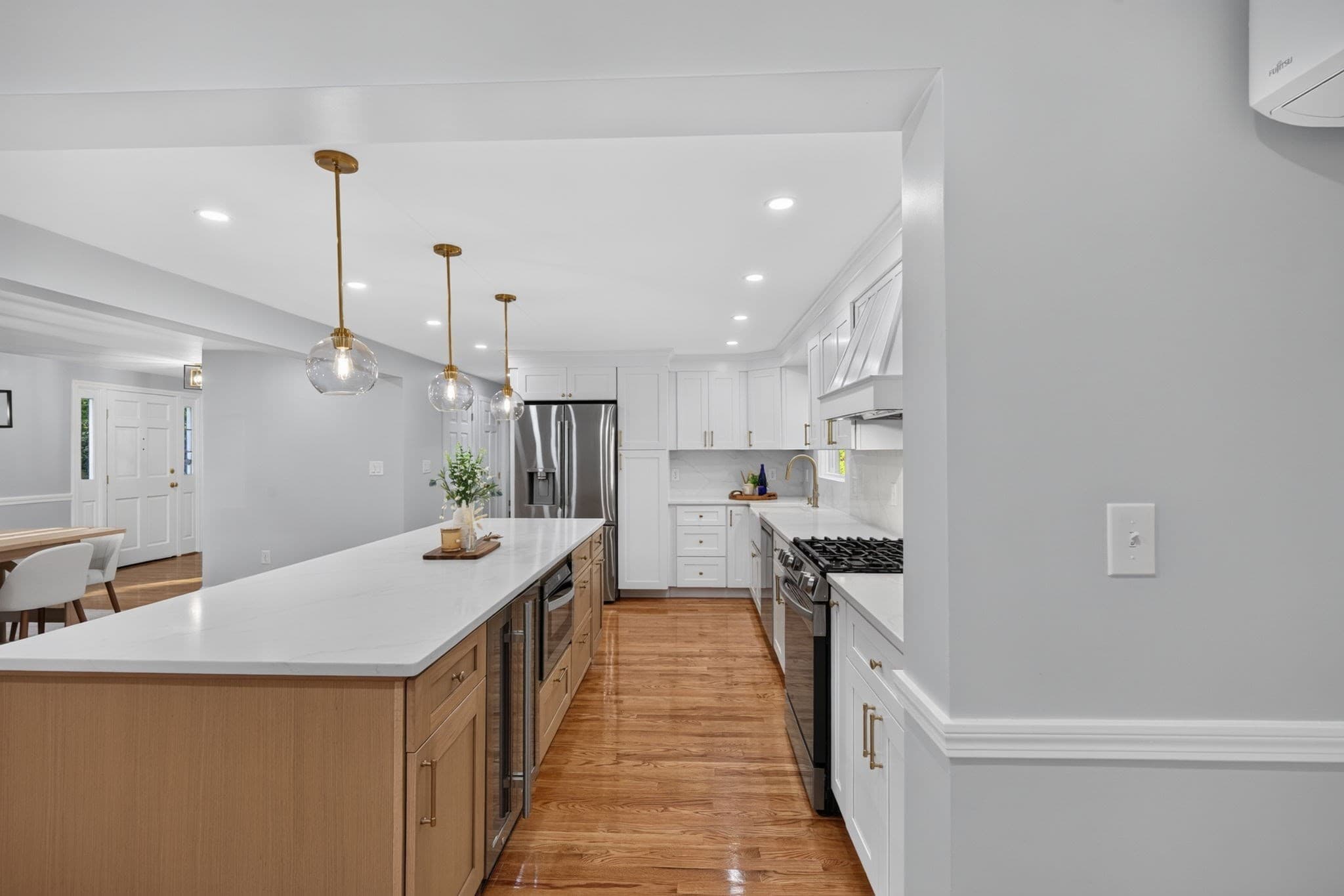 Single Family Residence at 7 Hillcrest Dr, Chelmsford MA 01824, photo 9 of 40