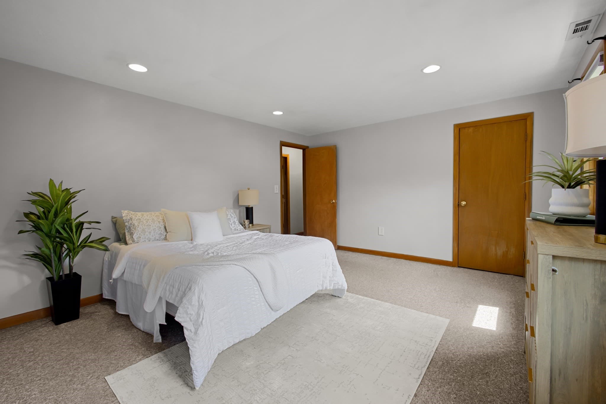 Condominium at 17 Perry Pl # 17, Auburn MA 01501, photo 17 of 28