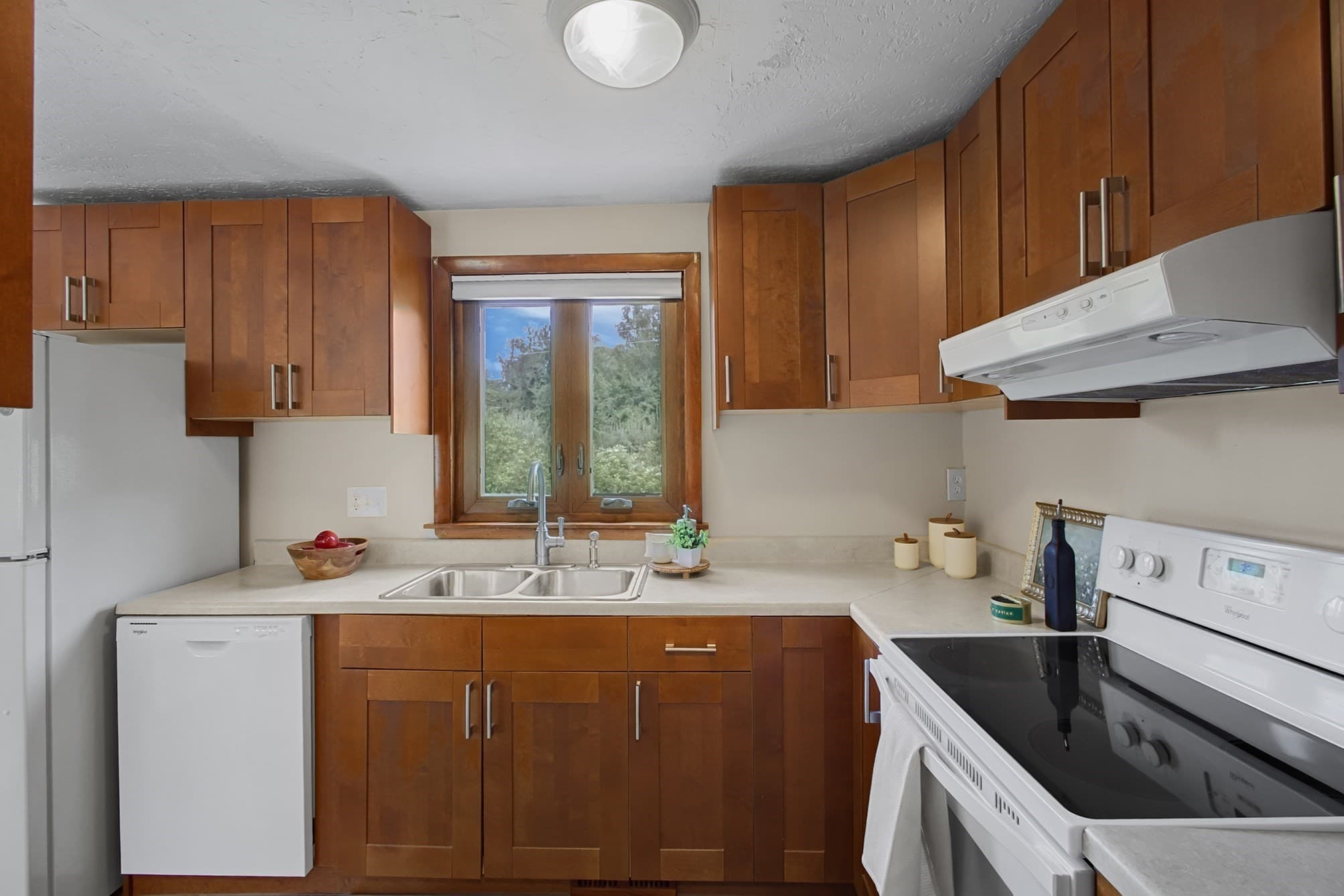 Condominium at 17 Perry Pl # 17, Auburn MA 01501, photo 4 of 28