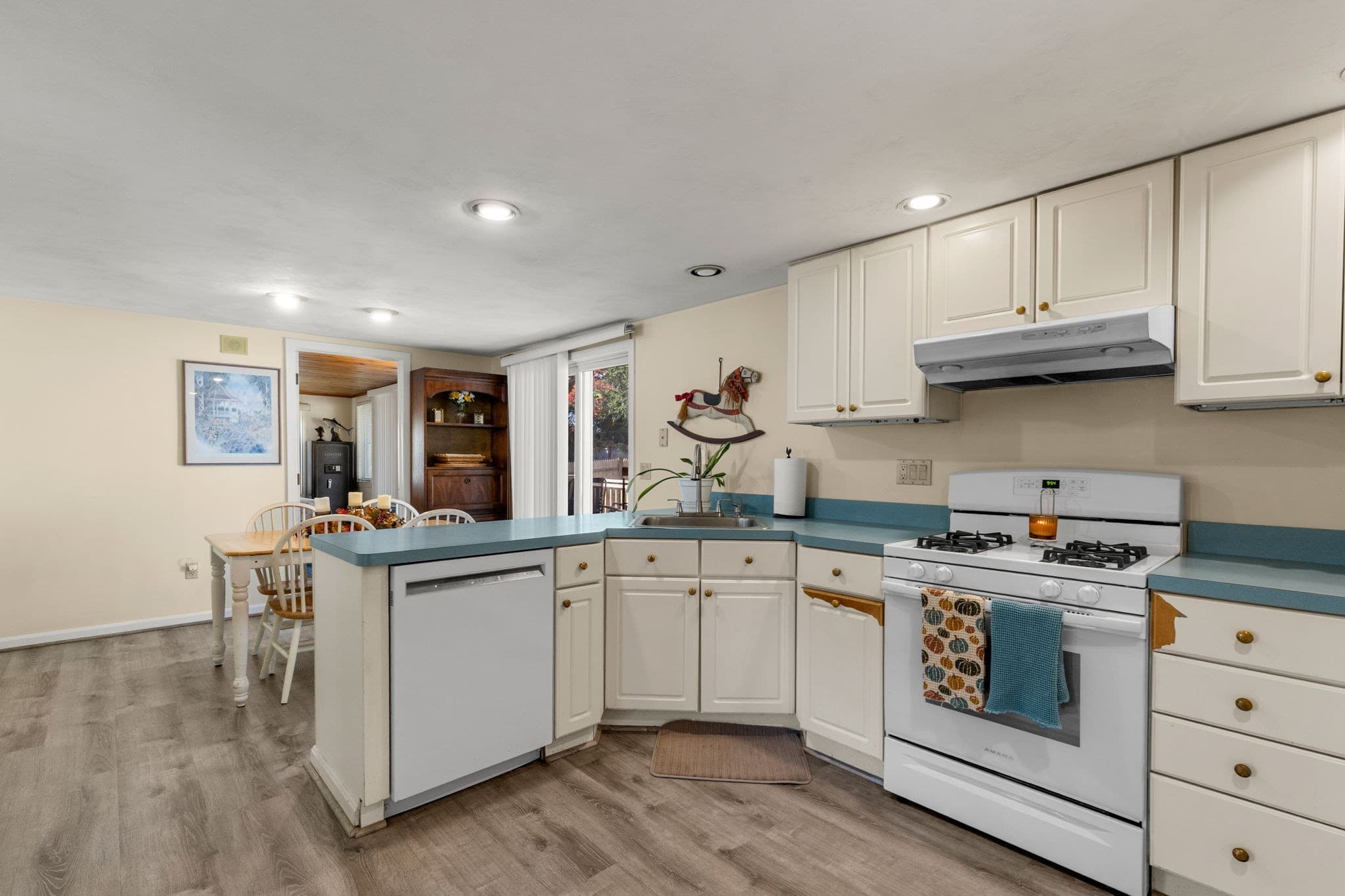 Single Family Residence at 111 Fifth Ave, Barnstable MA 02601, photo 15 of 42