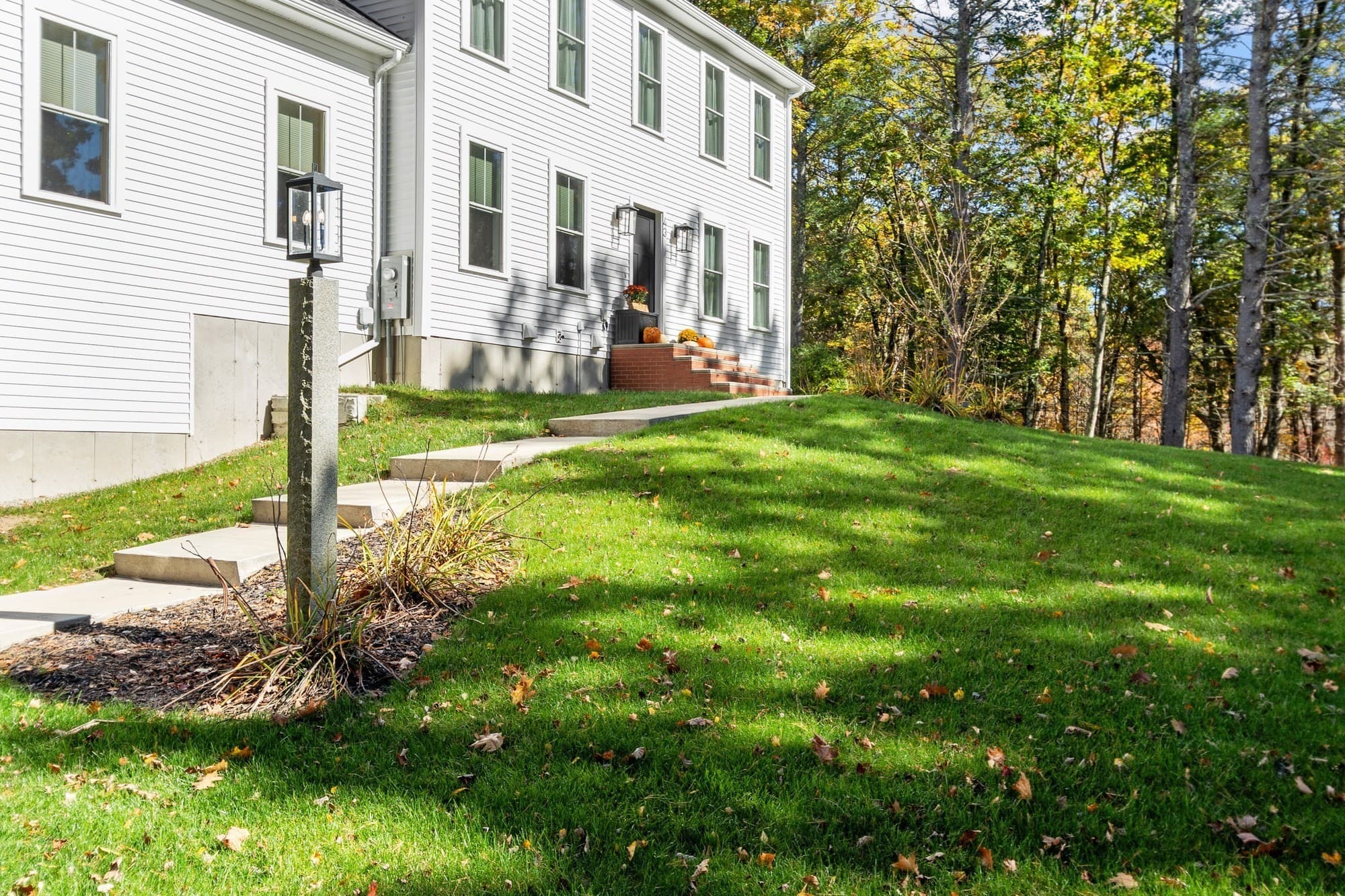 Single Family Residence at 43 Old Colony, Princeton MA 01541, photo 5 of 42